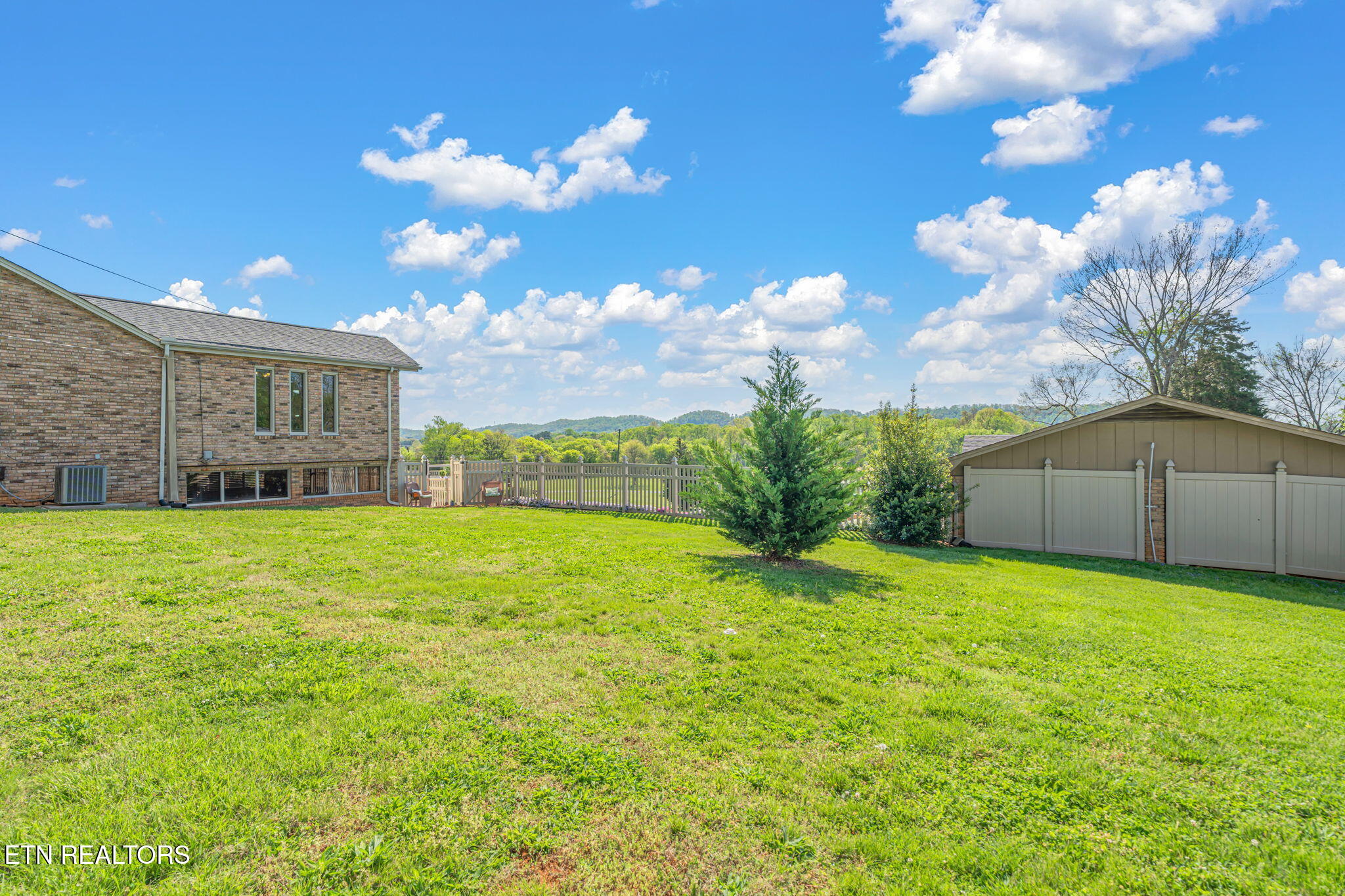 4912 W Emory Road Powell TN 37849