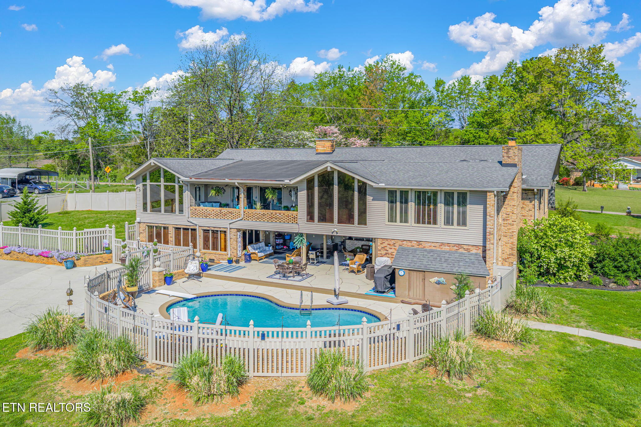 4912 W Emory Road Powell TN 37849