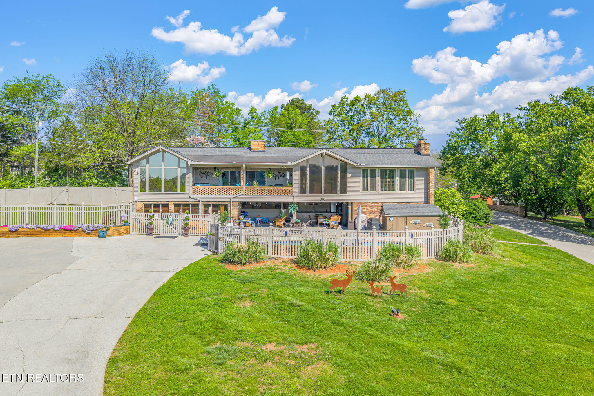 4912 W Emory Road Powell TN 37849