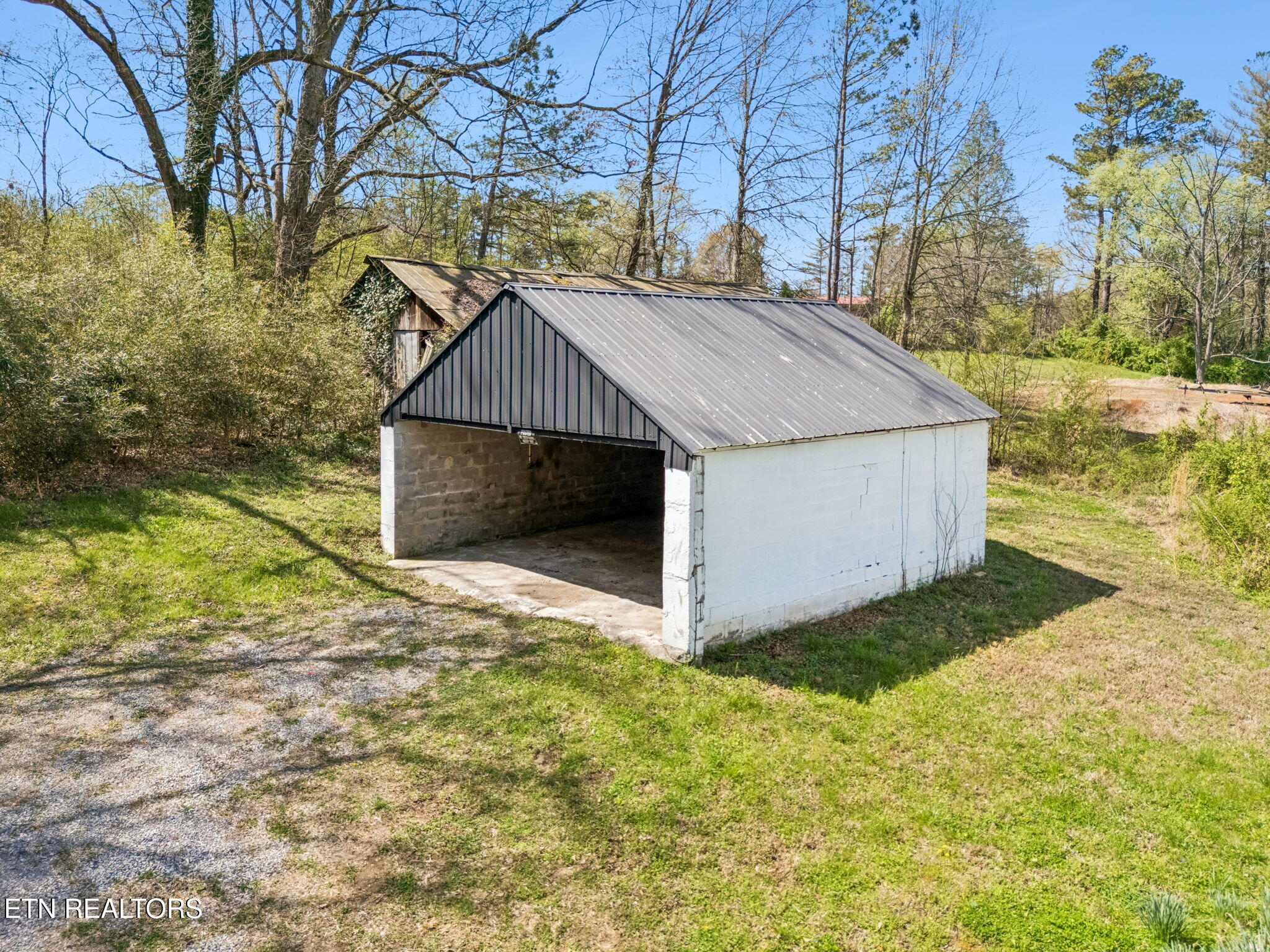 1441 Roberson Springs Road Loudon TN 37774