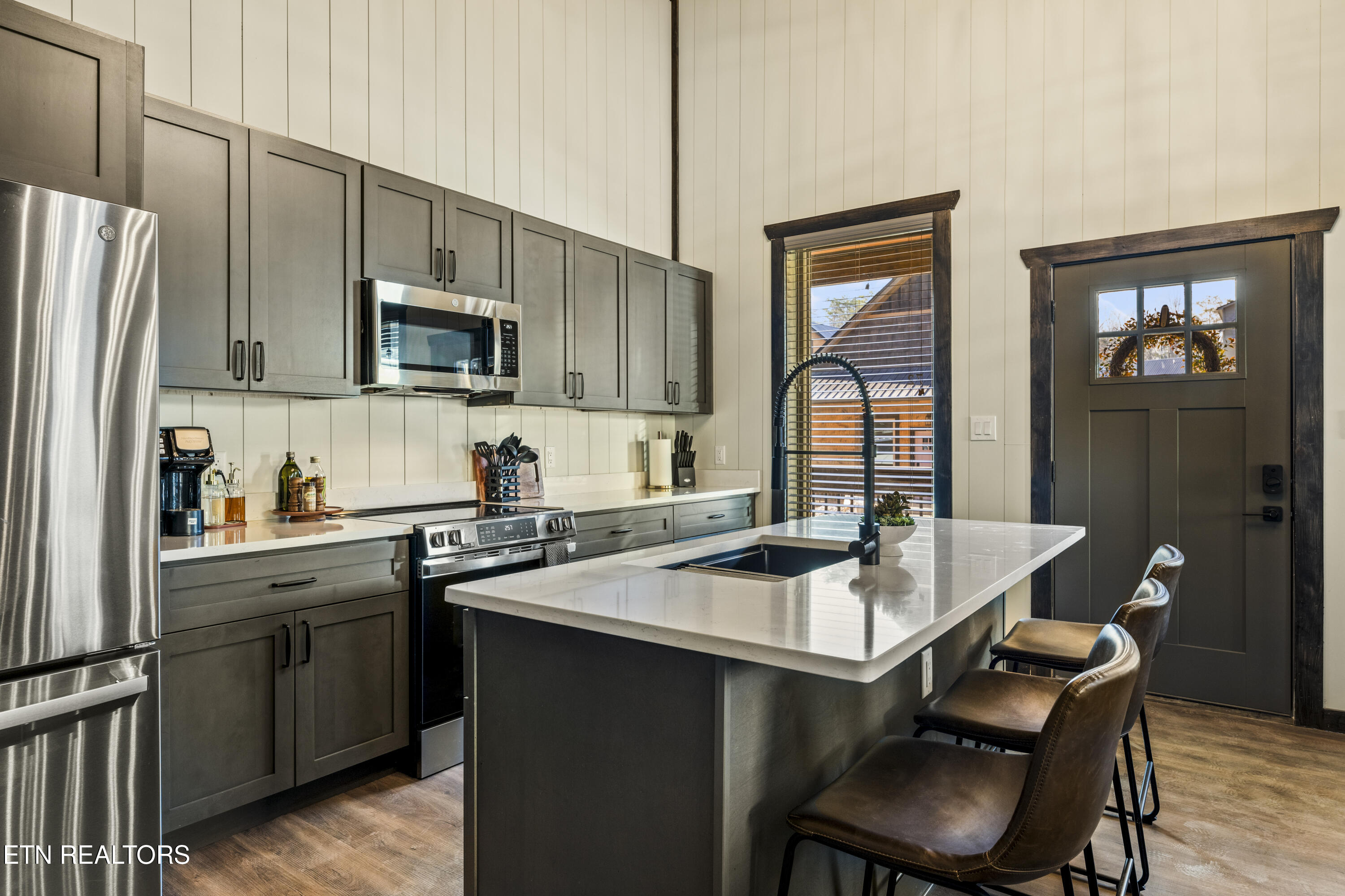571 Warbonnet Way Pigeon Forge TN 37863
