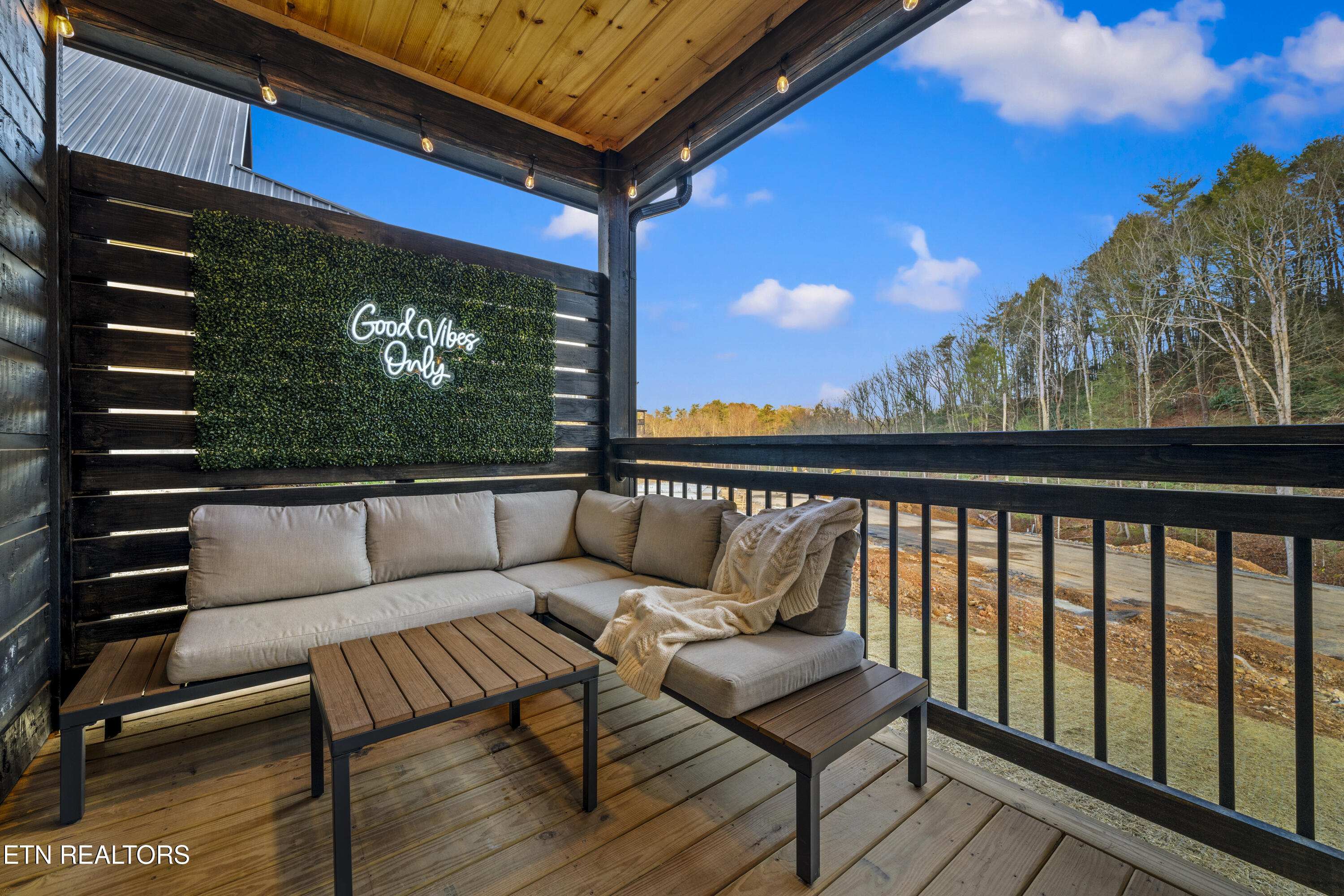 571 Warbonnet Way Pigeon Forge TN 37863
