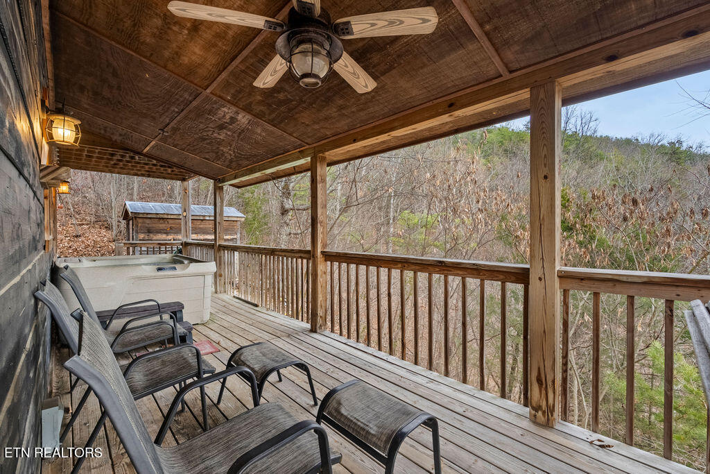 1625 Bear Claw Way Sevierville TN 37862