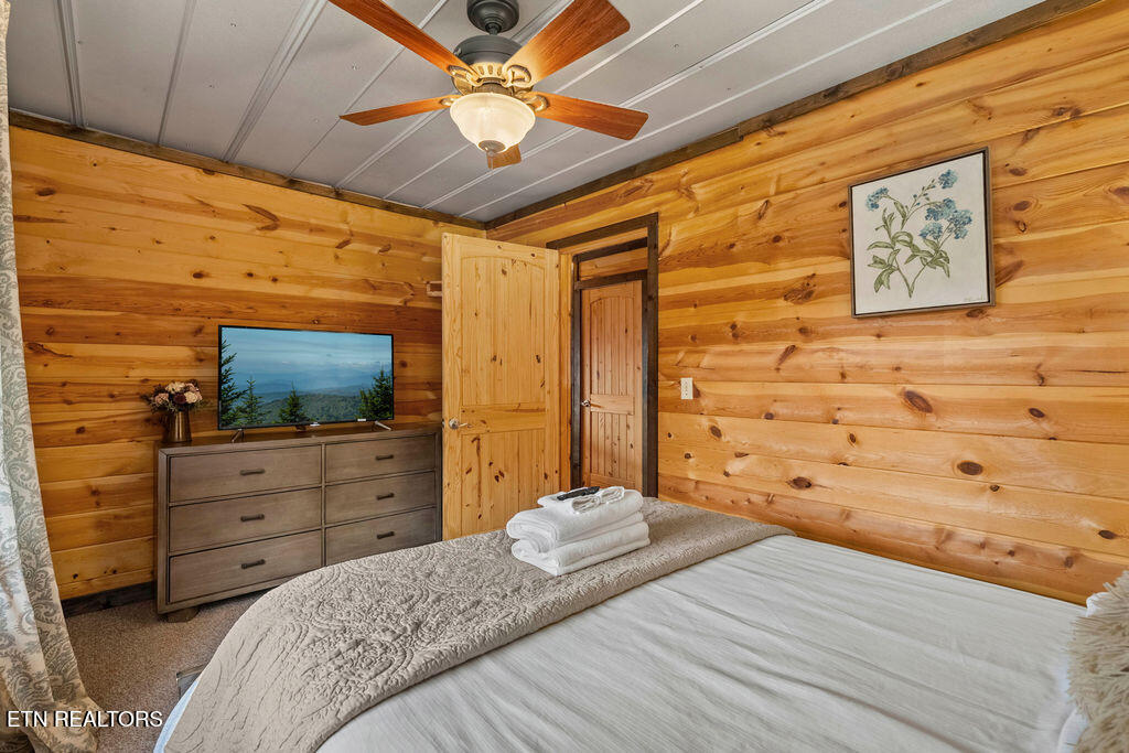 1625 Bear Claw Way Sevierville TN 37862