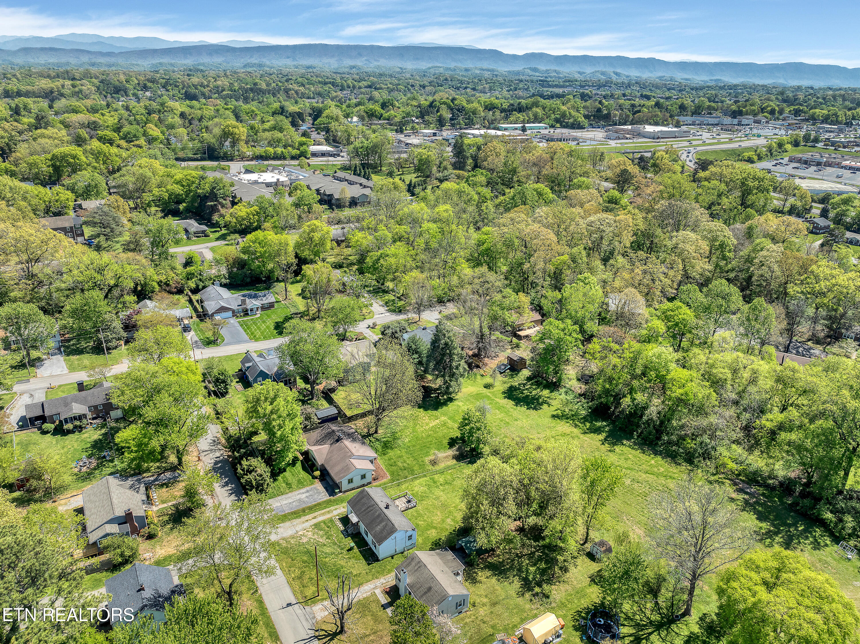 421 Santeetlah Street Maryville TN 37801