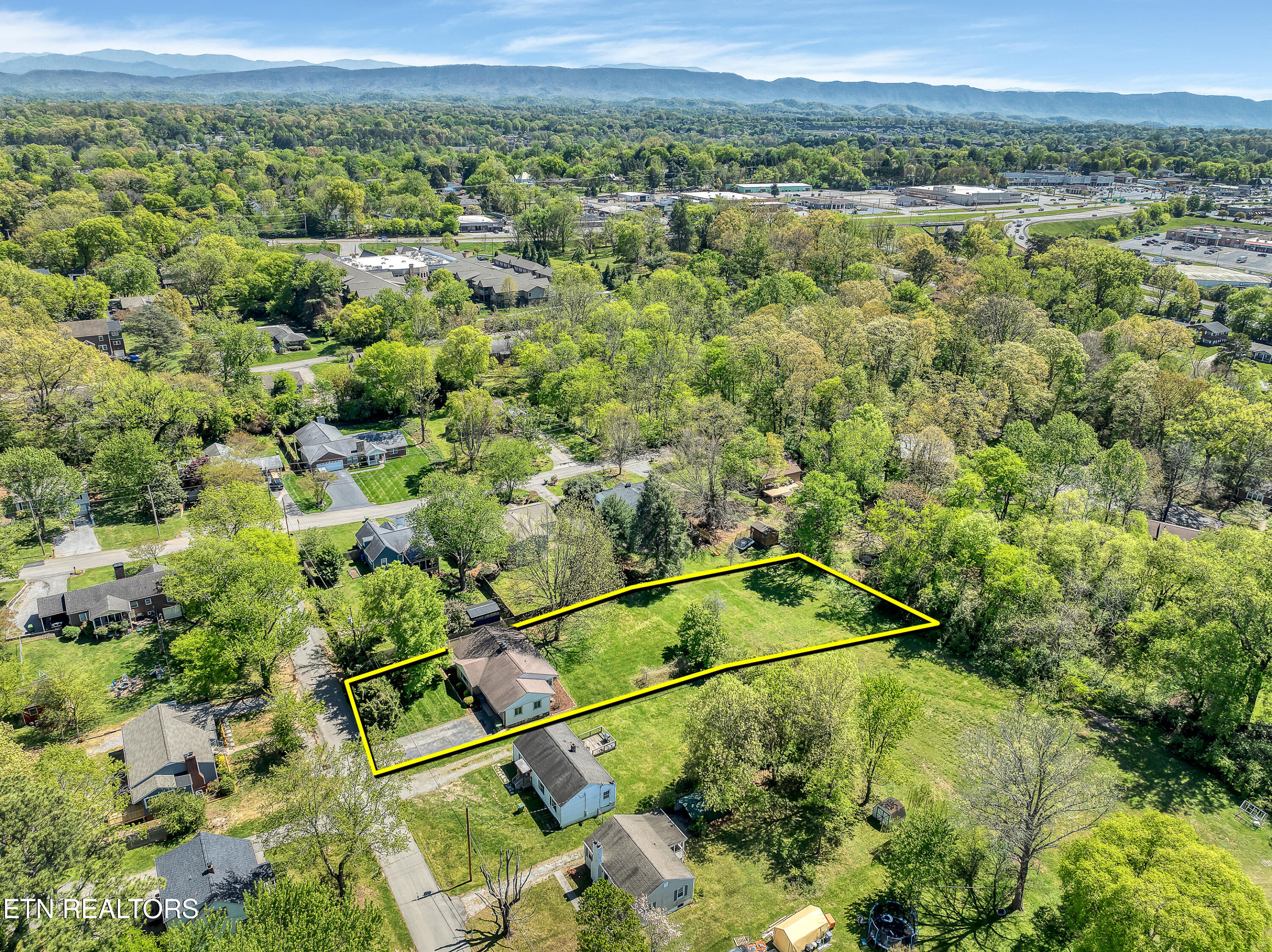 421 Santeetlah Street Maryville TN 37801