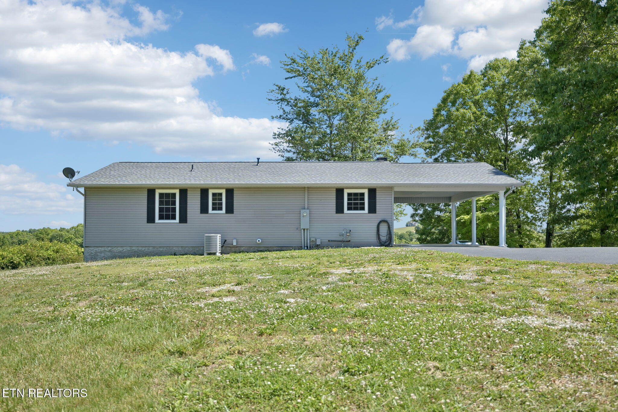 2245 Pinecrest Road Jacksboro TN 37757