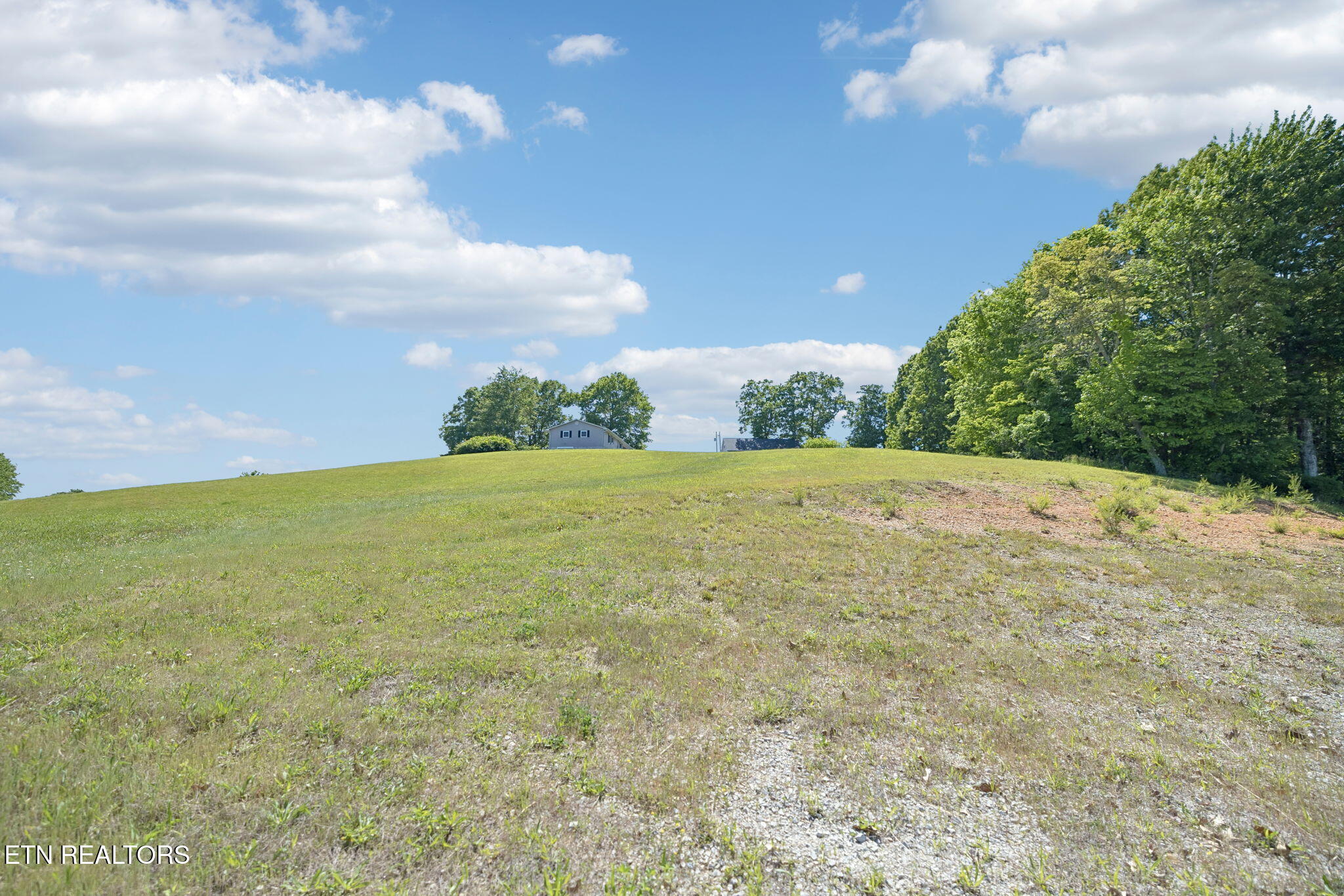 2245 Pinecrest Road Jacksboro TN 37757
