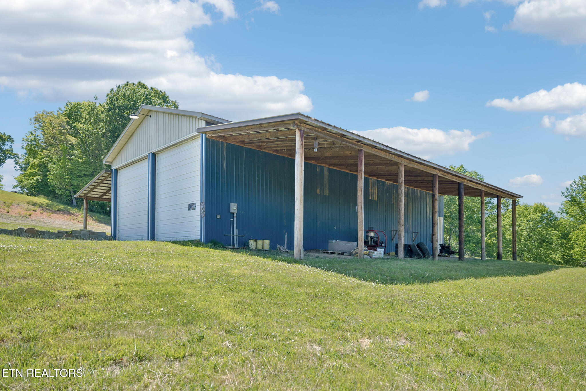 2245 Pinecrest Road Jacksboro TN 37757