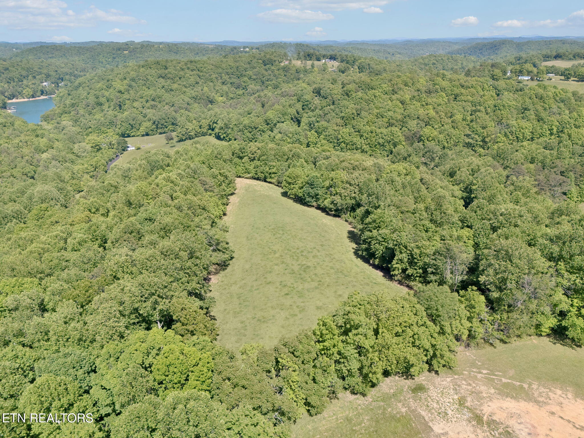 2245 Pinecrest Road Jacksboro TN 37757