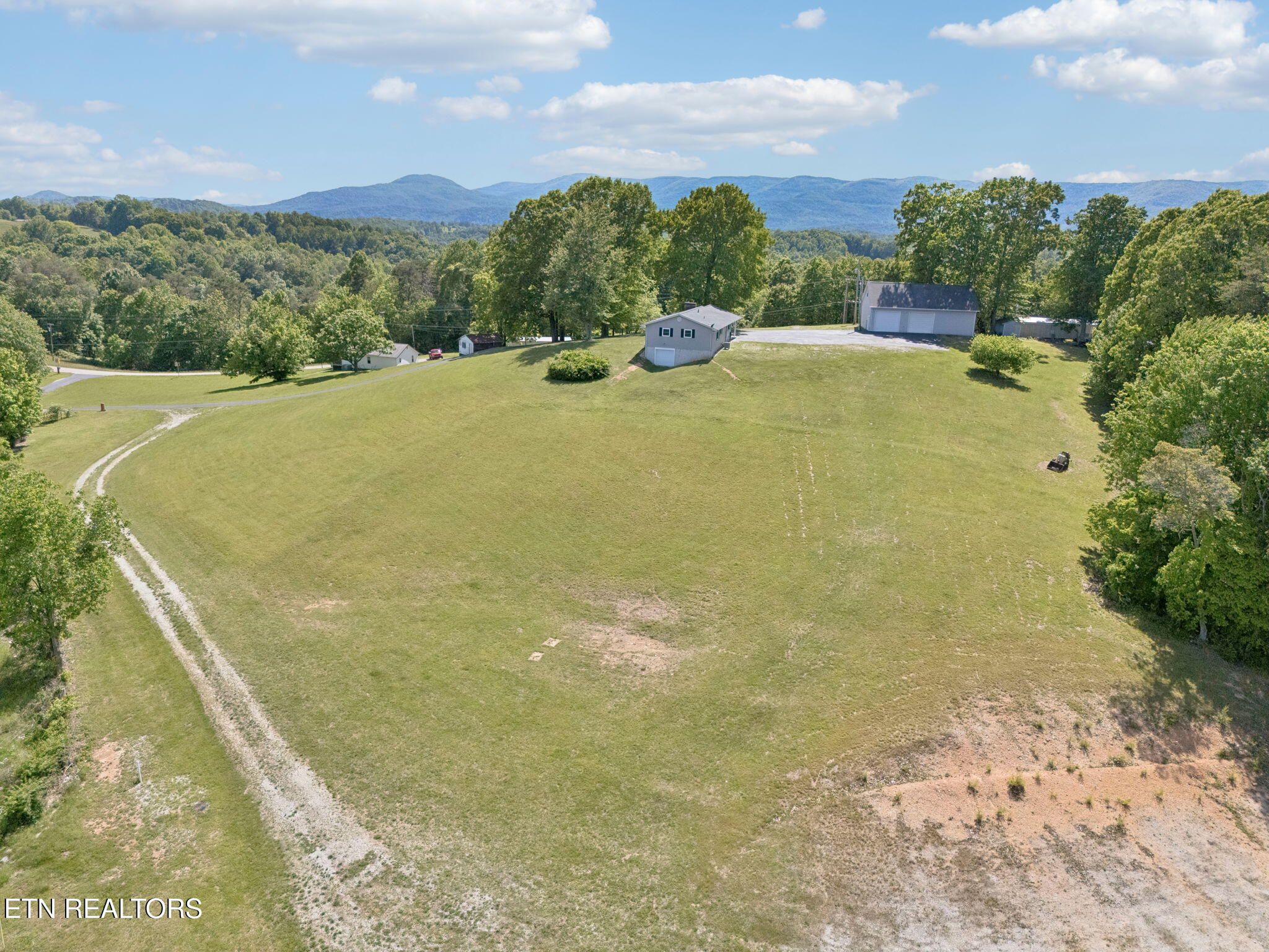 2245 Pinecrest Road Jacksboro TN 37757