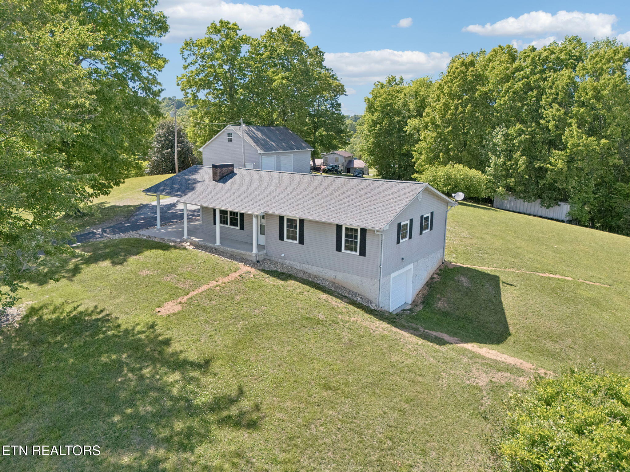 2245 Pinecrest Road Jacksboro TN 37757