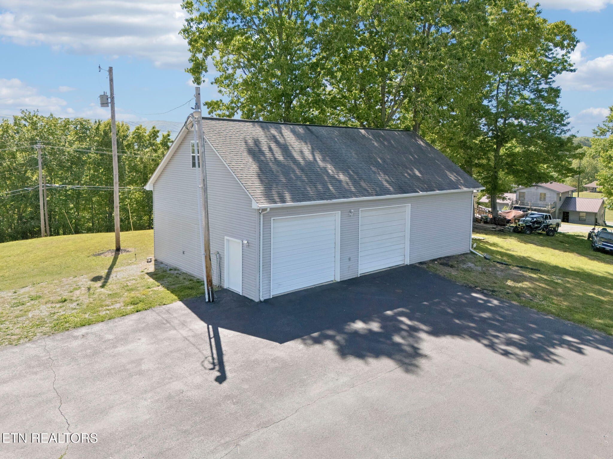 2245 Pinecrest Road Jacksboro TN 37757