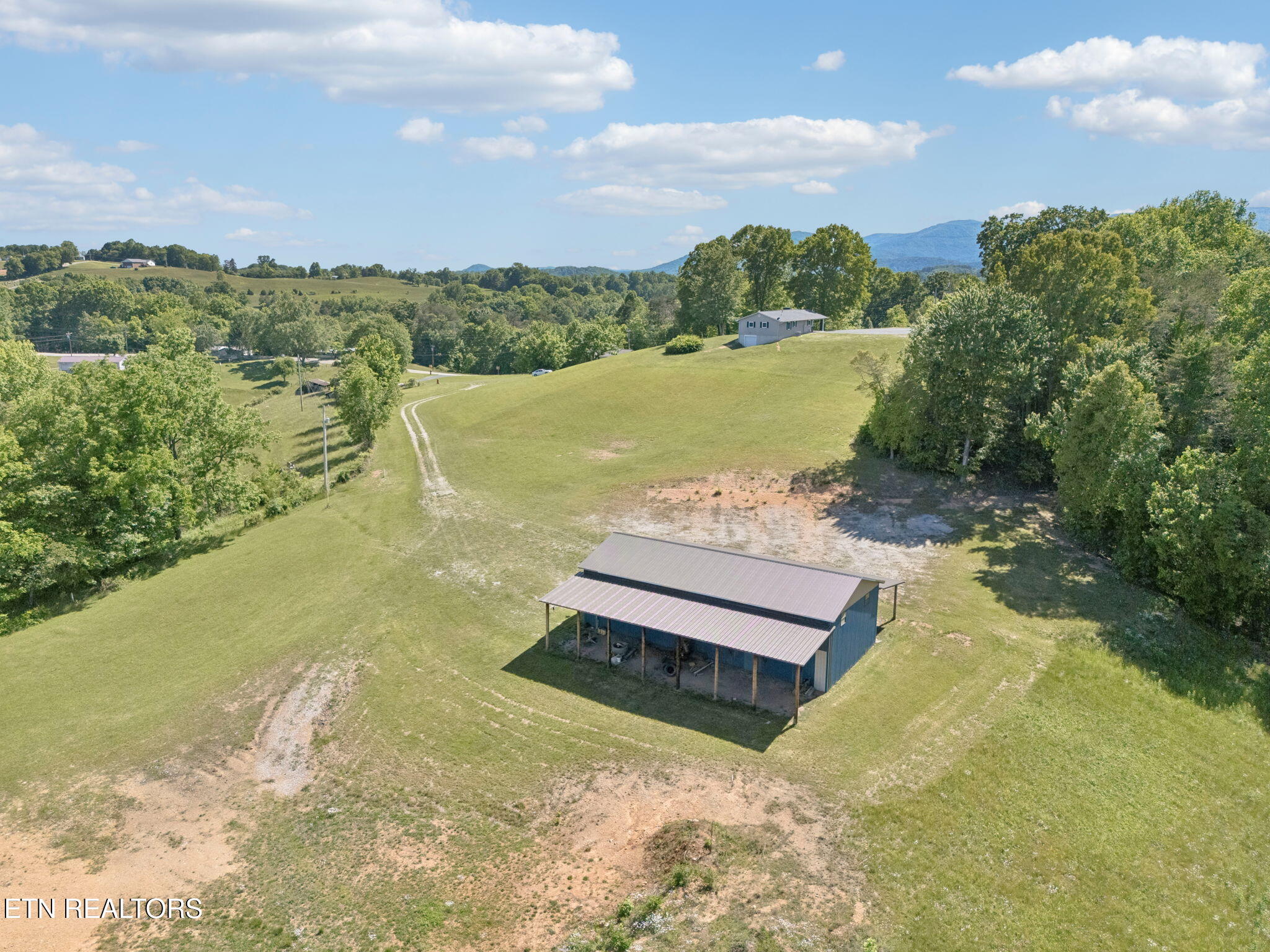 2245 Pinecrest Road Jacksboro TN 37757