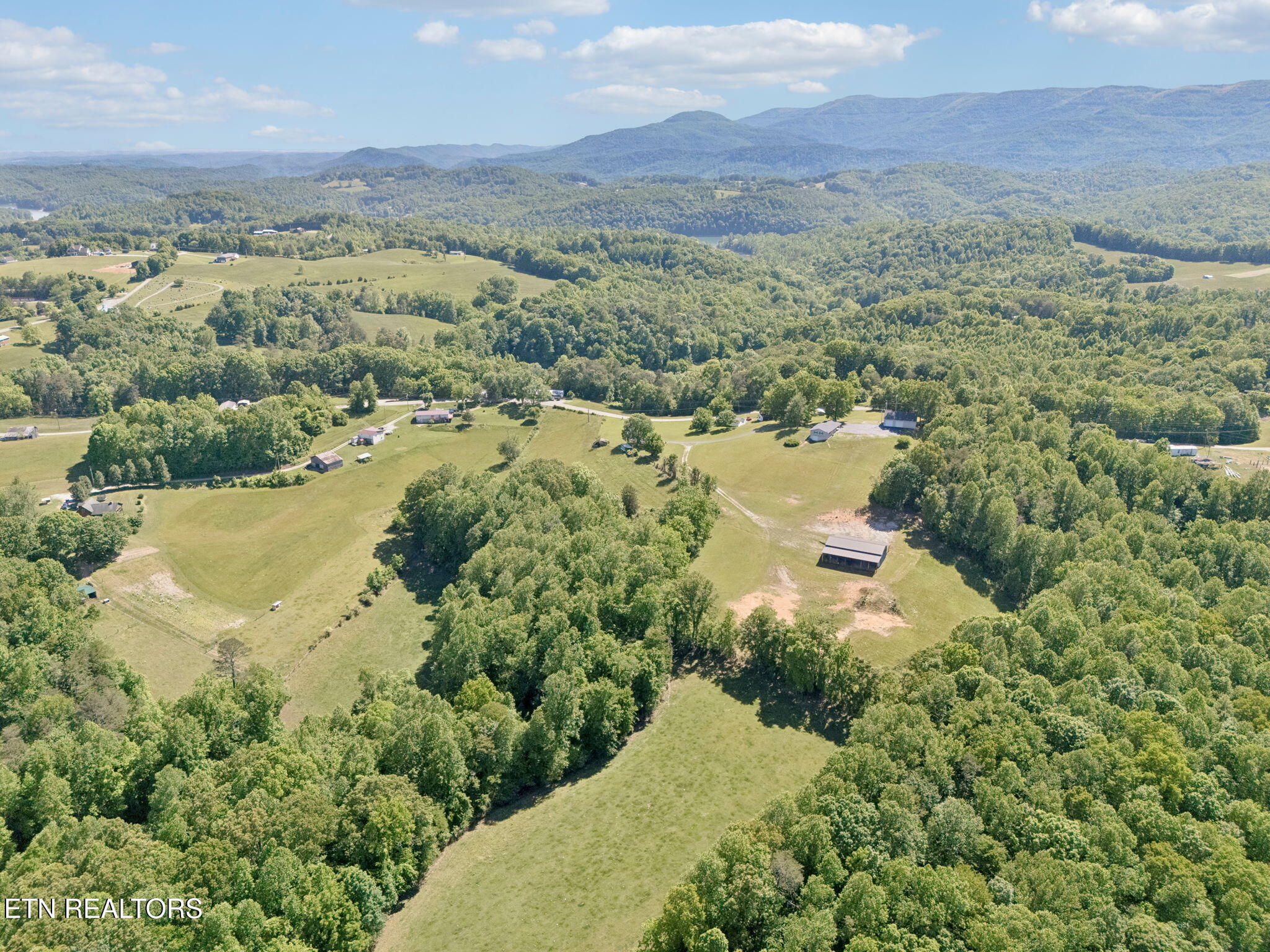 2245 Pinecrest Road Jacksboro TN 37757