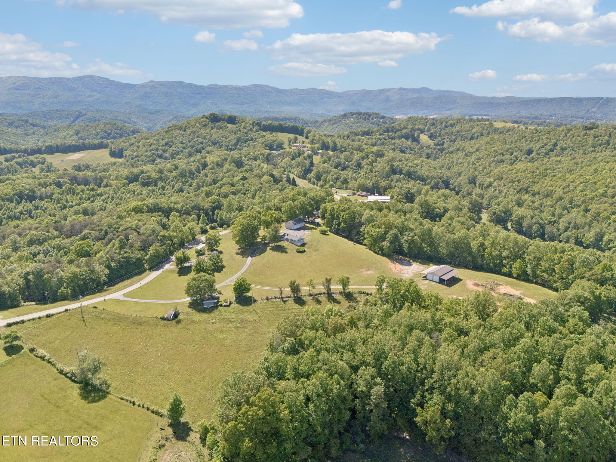 2245 Pinecrest Road Jacksboro TN 37757