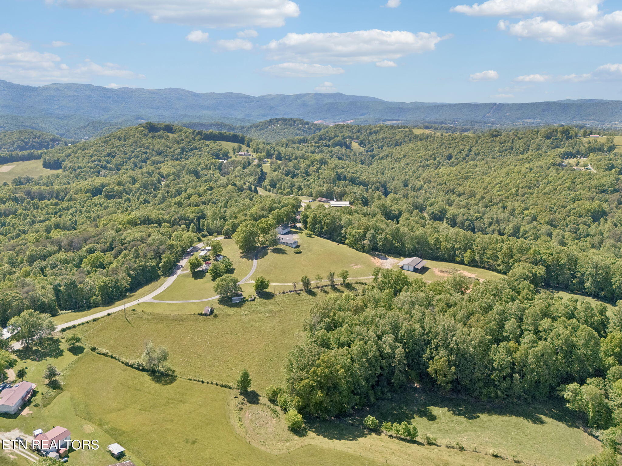 2245 Pinecrest Road Jacksboro TN 37757