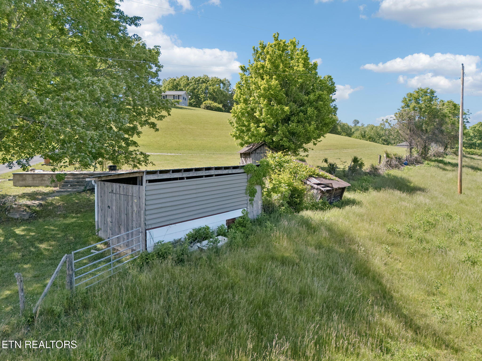2245 Pinecrest Road Jacksboro TN 37757