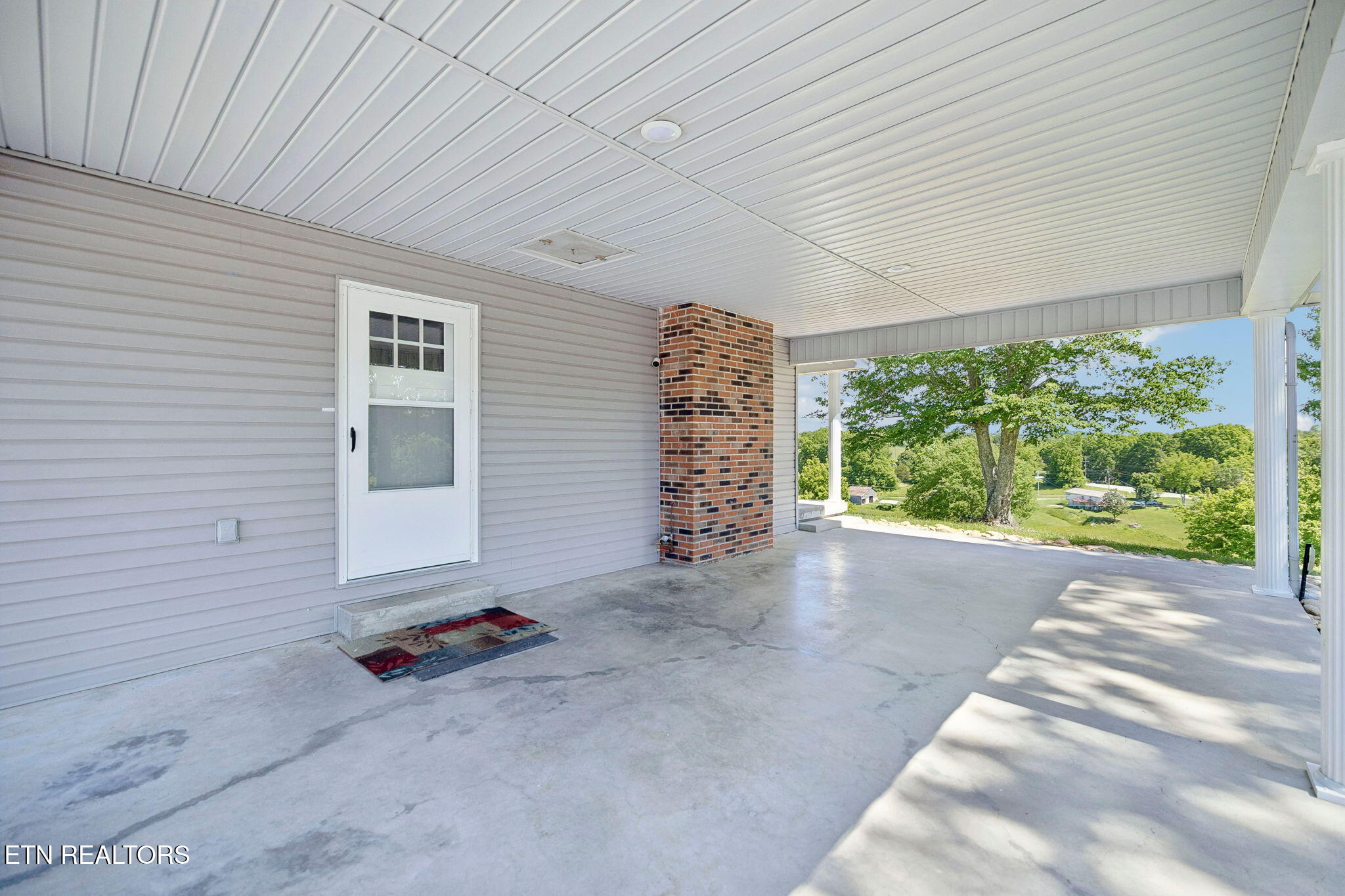 2245 Pinecrest Road Jacksboro TN 37757