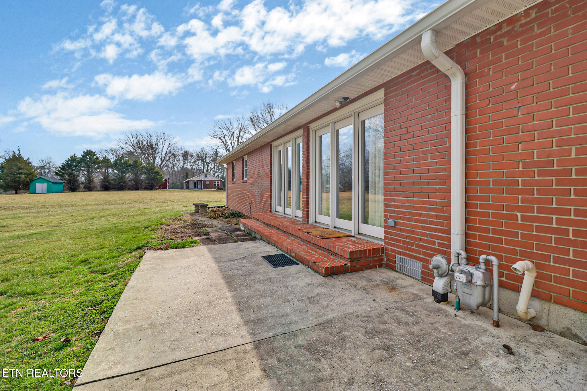 270 Hugh Jones Road Sunbright TN 37872