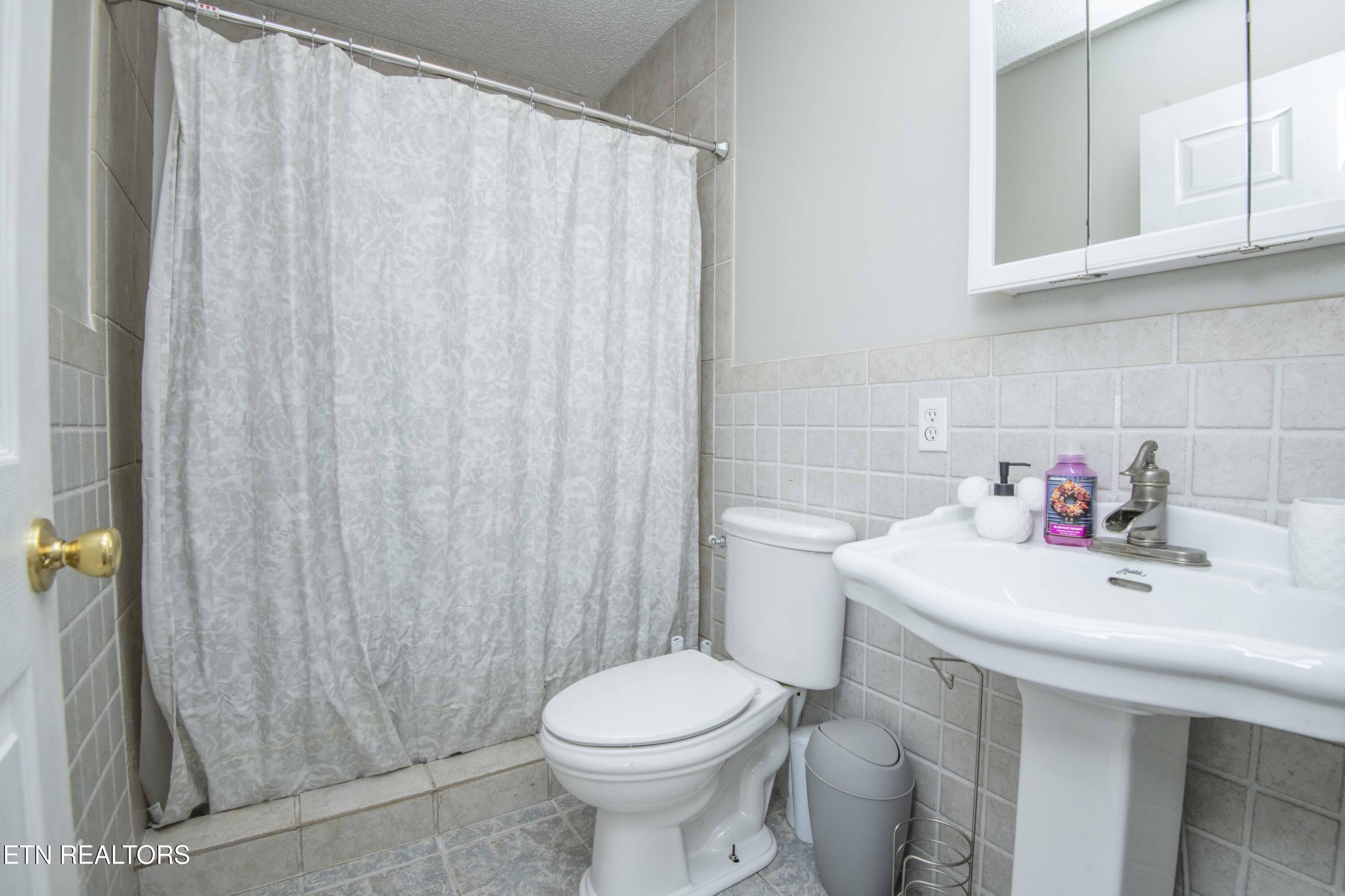 1104 Swan Pond Circle Road Harriman TN 37748