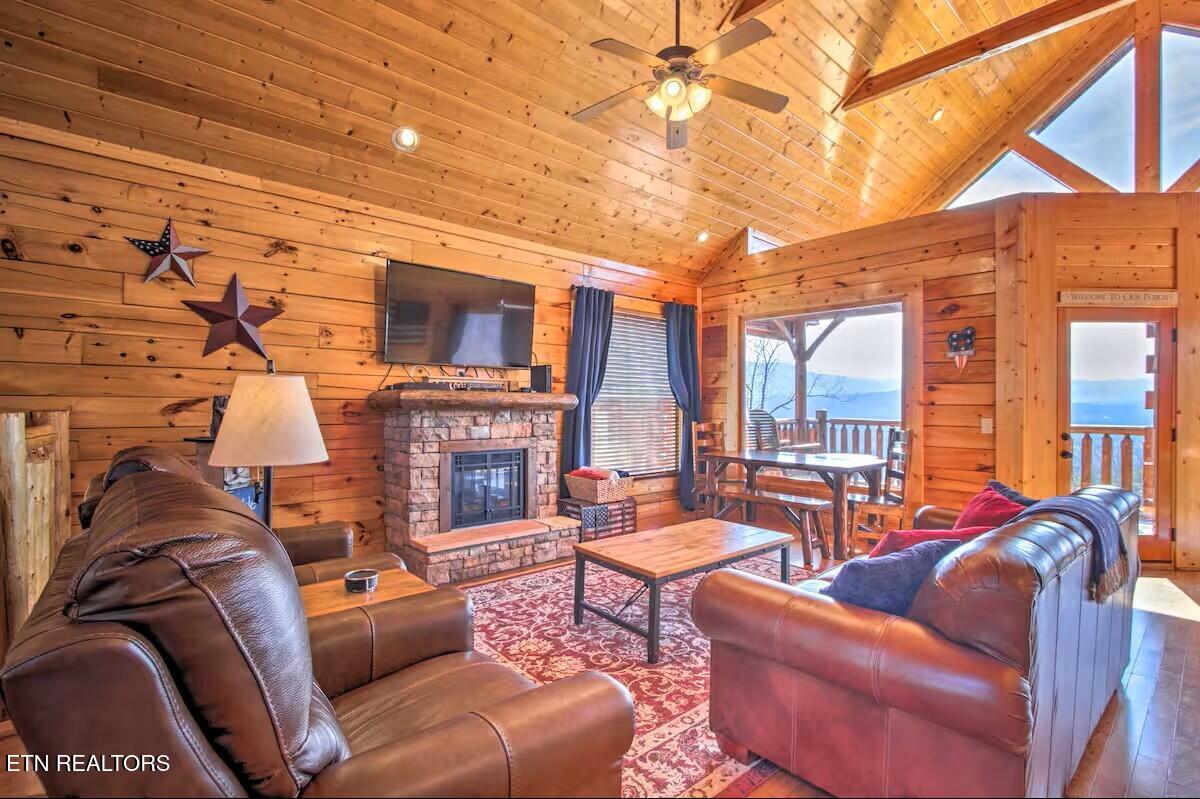 2310 Top Of The World Drive Sevierville TN 37876