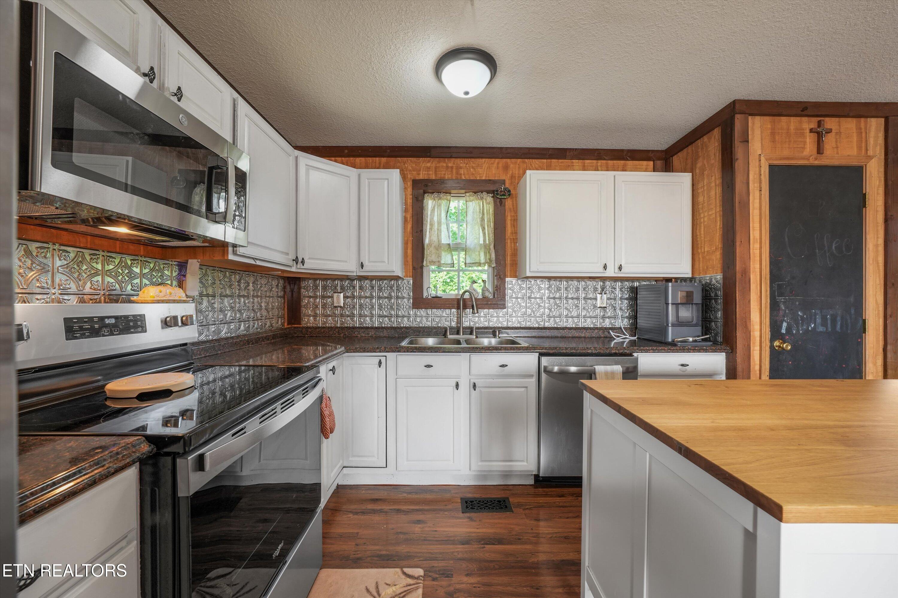 834 Walker Road Sharps Chapel TN 37866