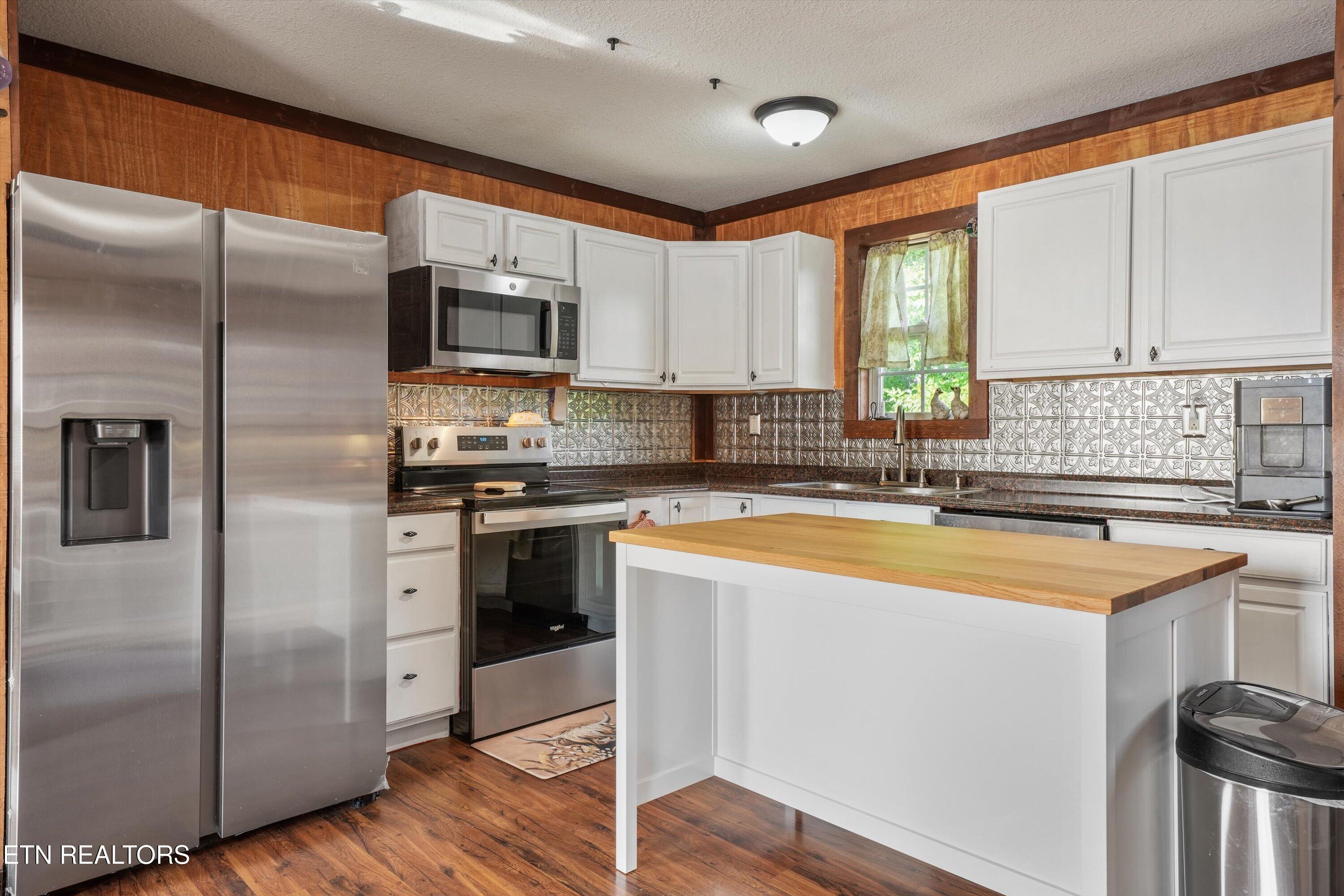 834 Walker Road Sharps Chapel TN 37866