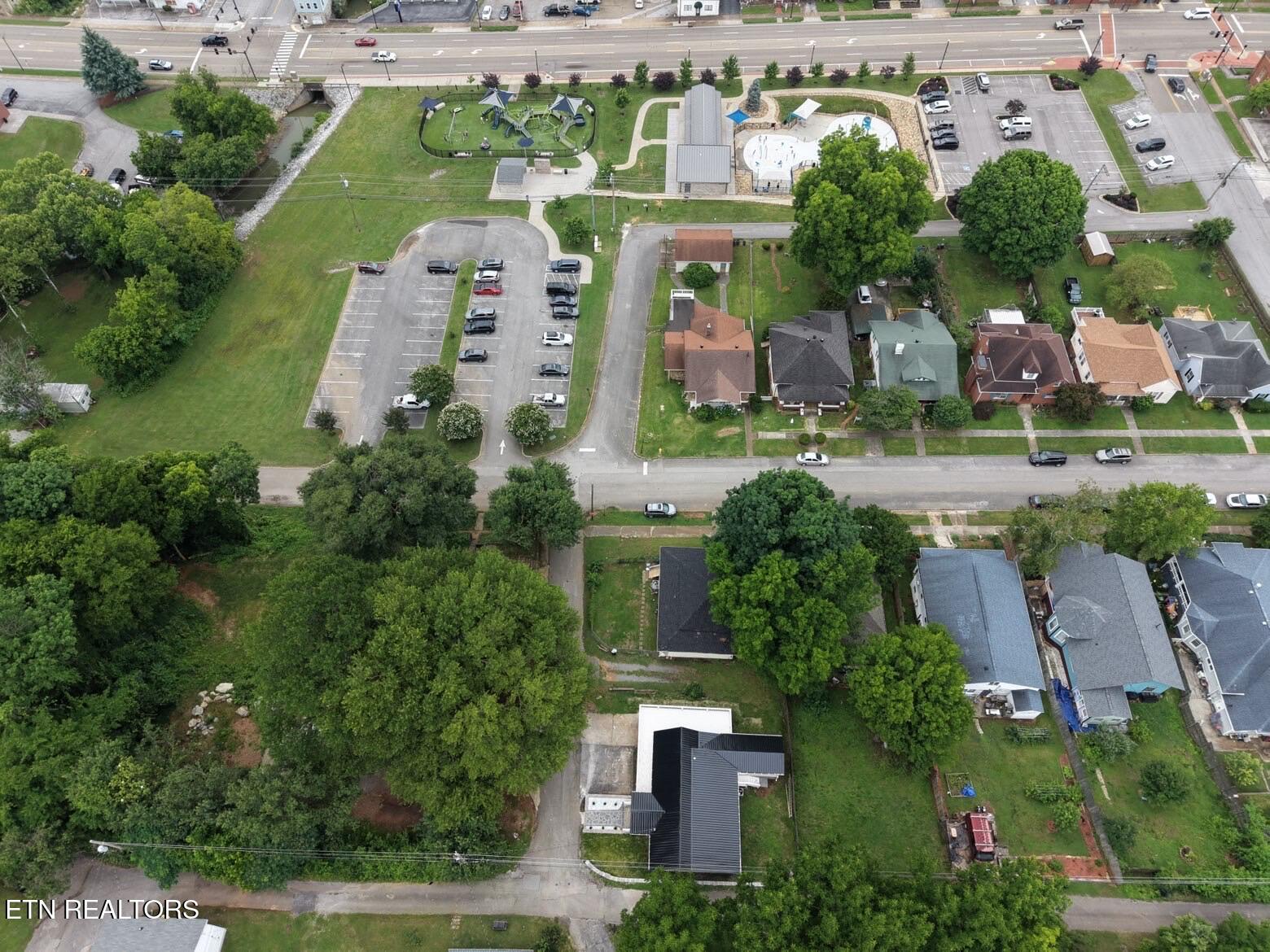 311 1/2 E 1st Avenue Lenoir City TN 37771