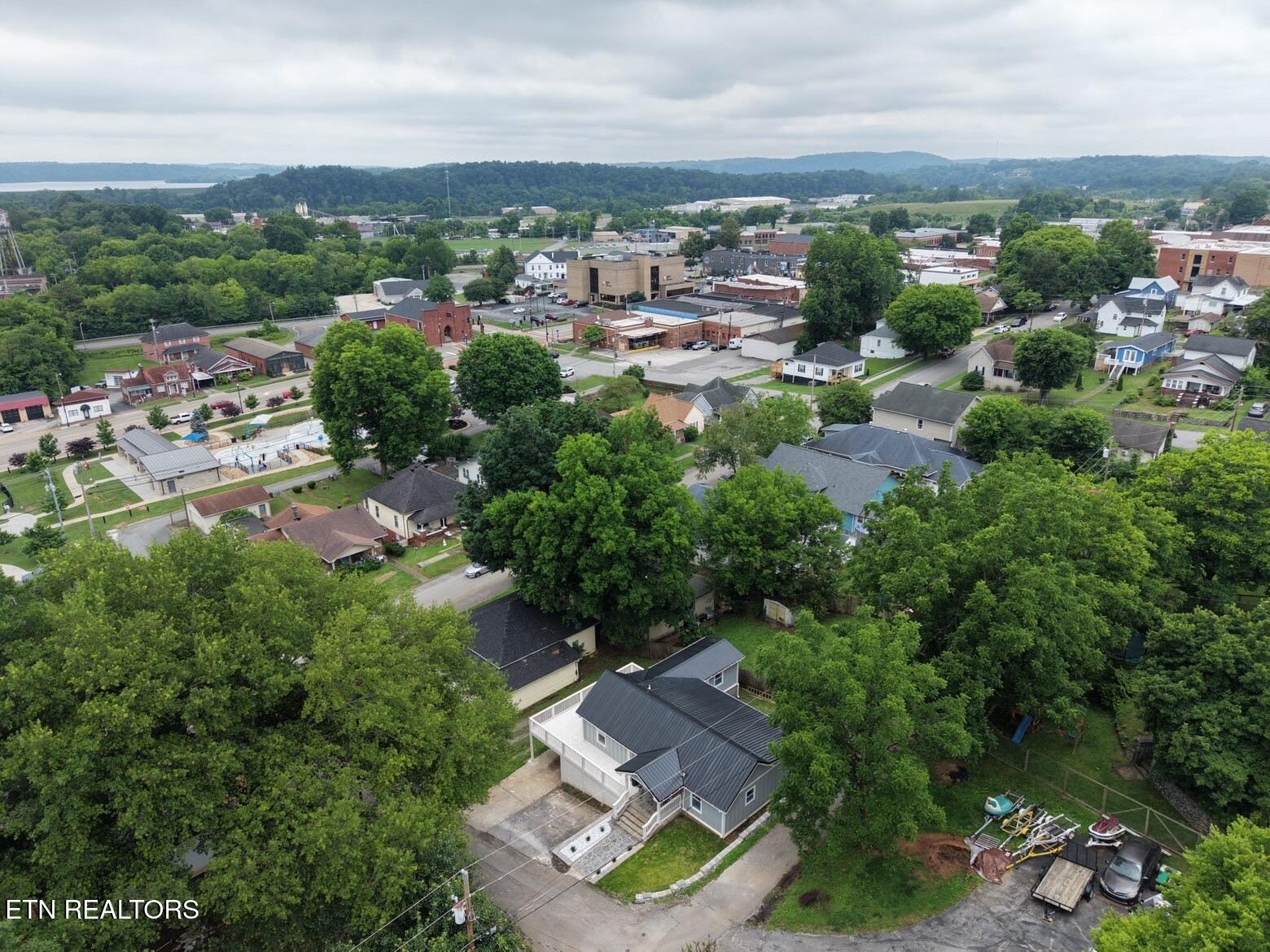 311 1/2 E 1st Avenue Lenoir City TN 37771