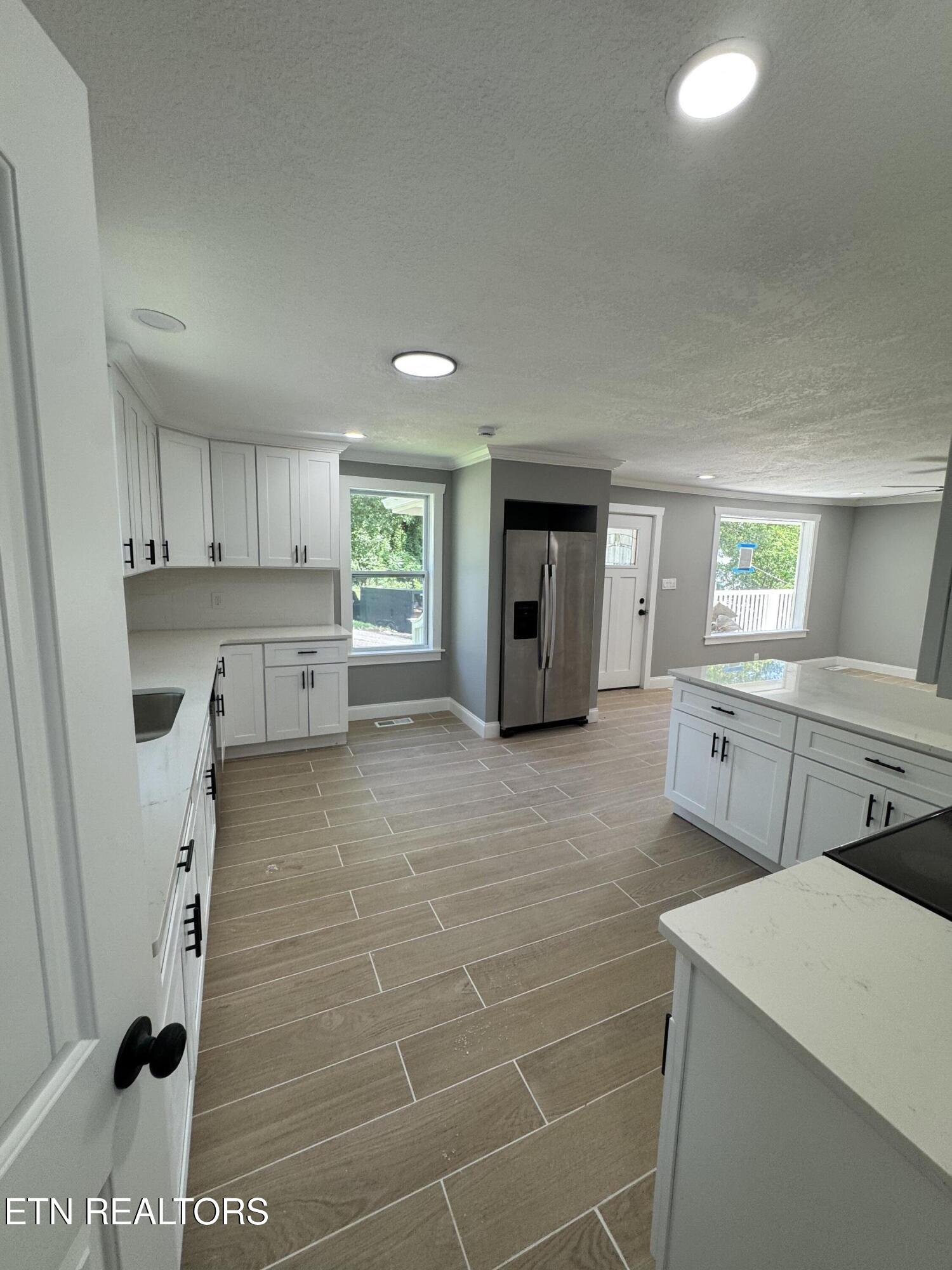 311 1/2 E 1st Avenue Lenoir City TN 37771
