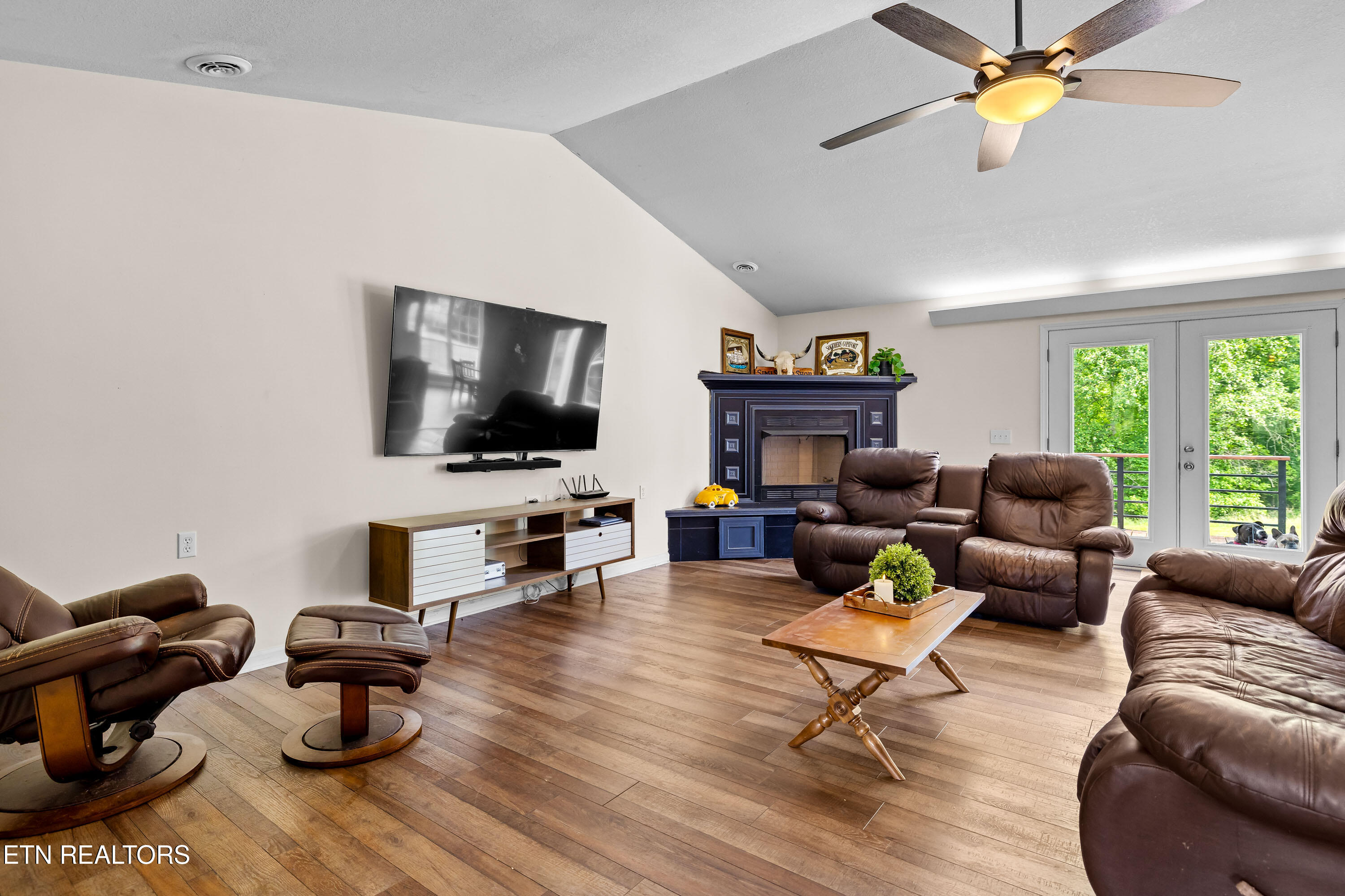 1038 Reagan Valley Road Tellico Plains TN 37385