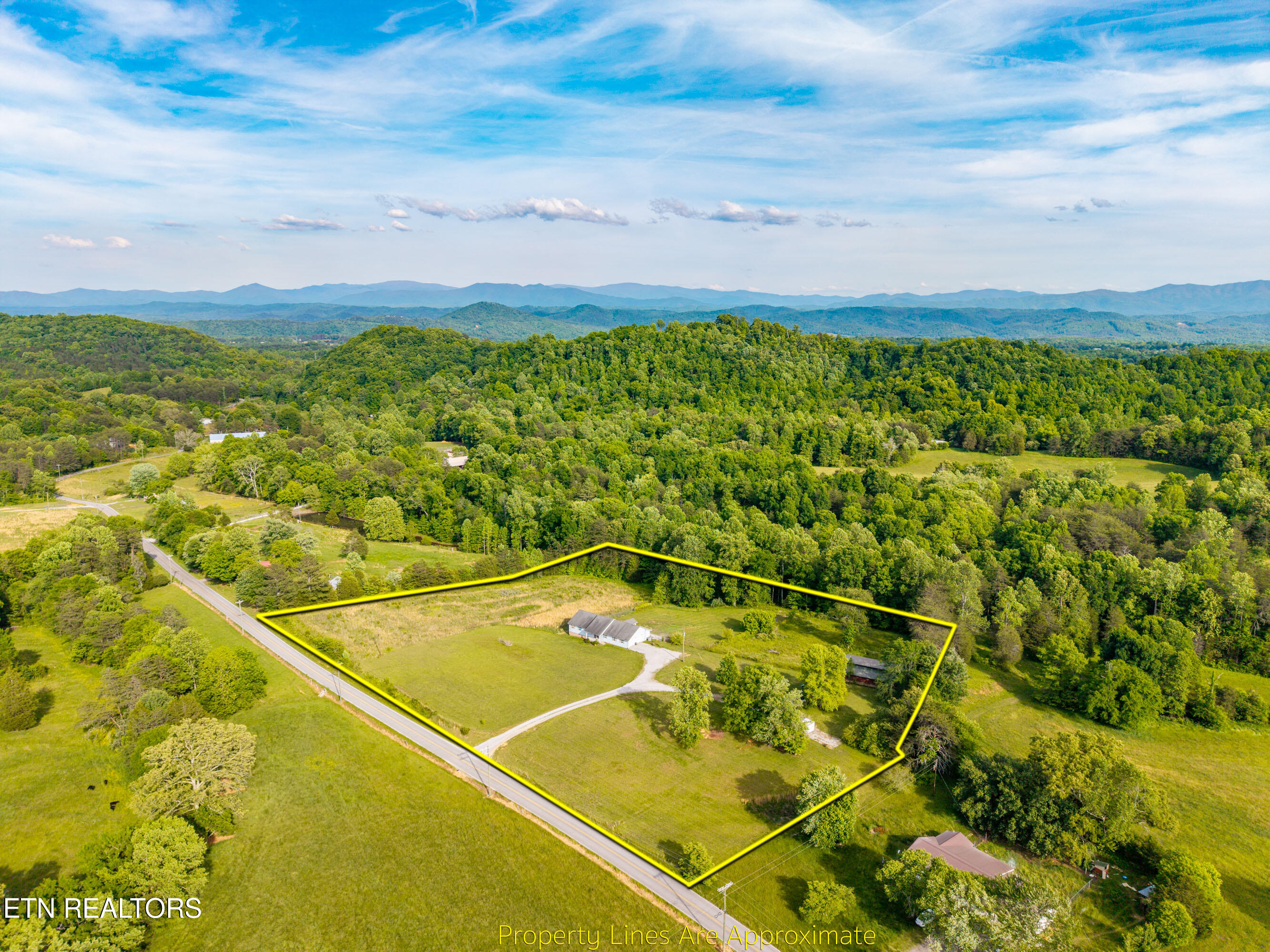 1038 Reagan Valley Road Tellico Plains TN 37385
