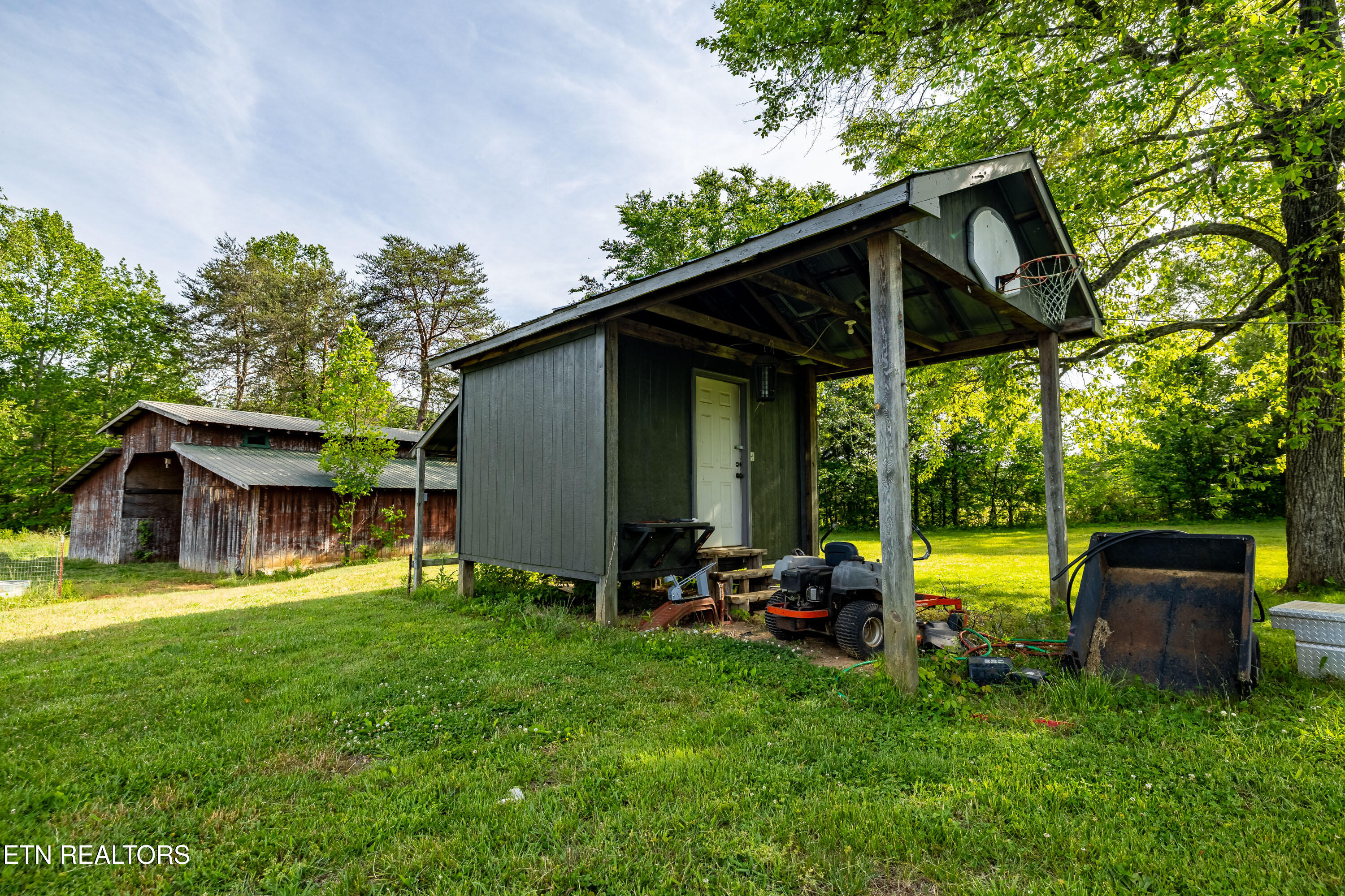 1038 Reagan Valley Road Tellico Plains TN 37385
