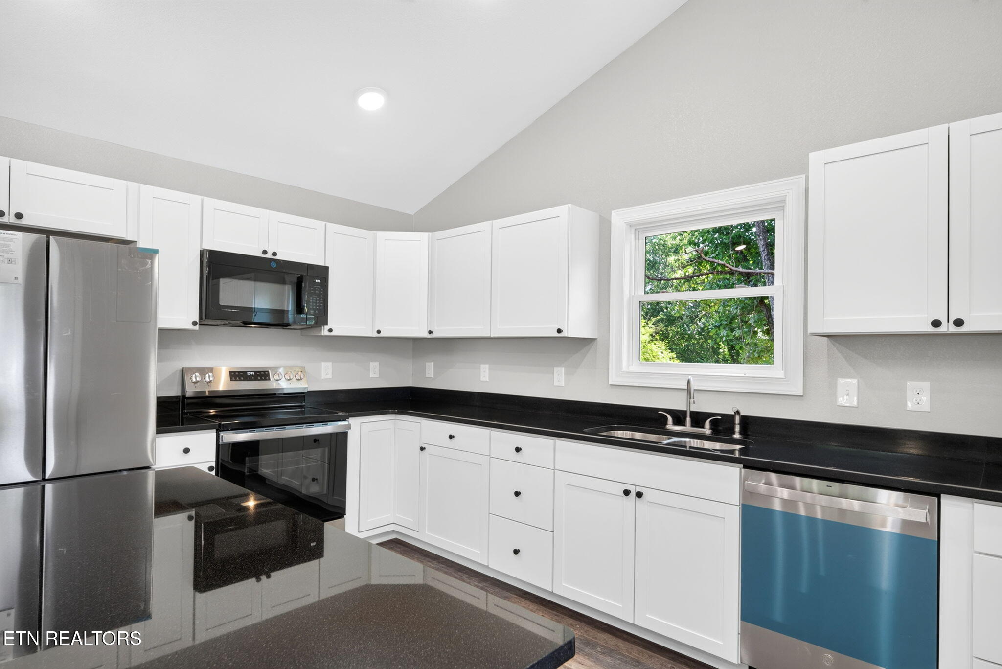 430 Rhododendron Circle Crossville TN 38555
