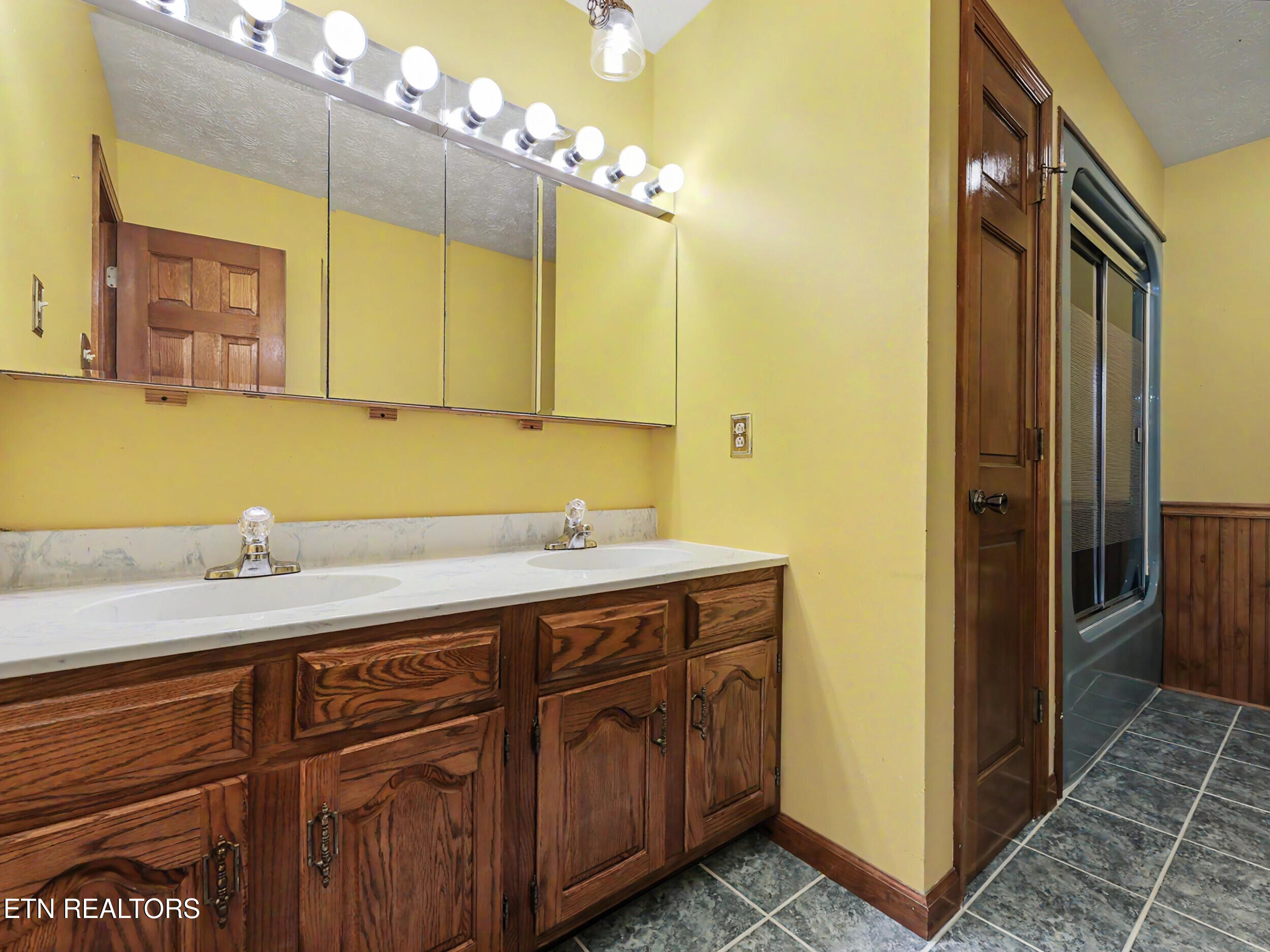 1414 Clinch View Circle Jefferson City TN 37760