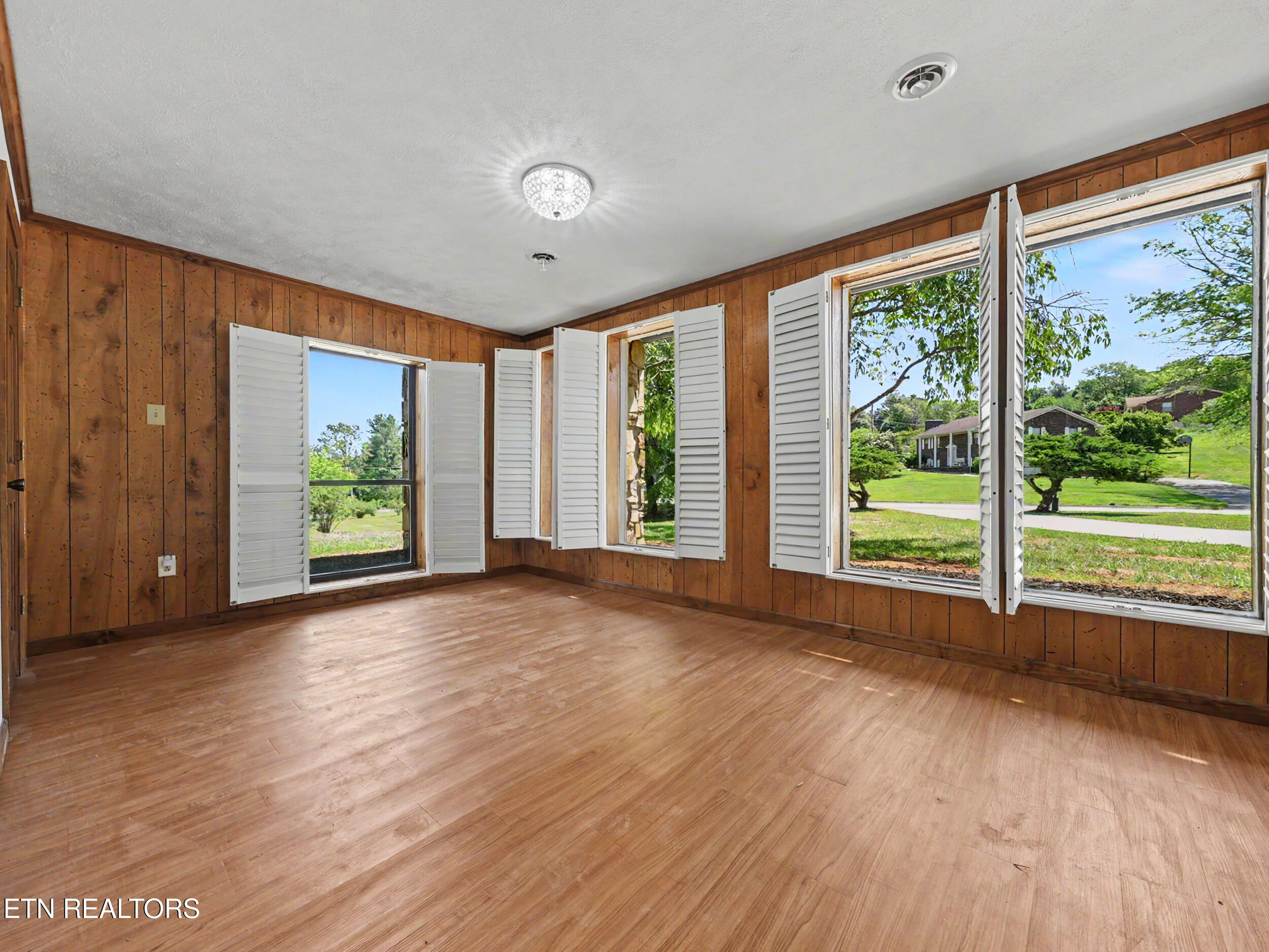 1414 Clinch View Circle Jefferson City TN 37760