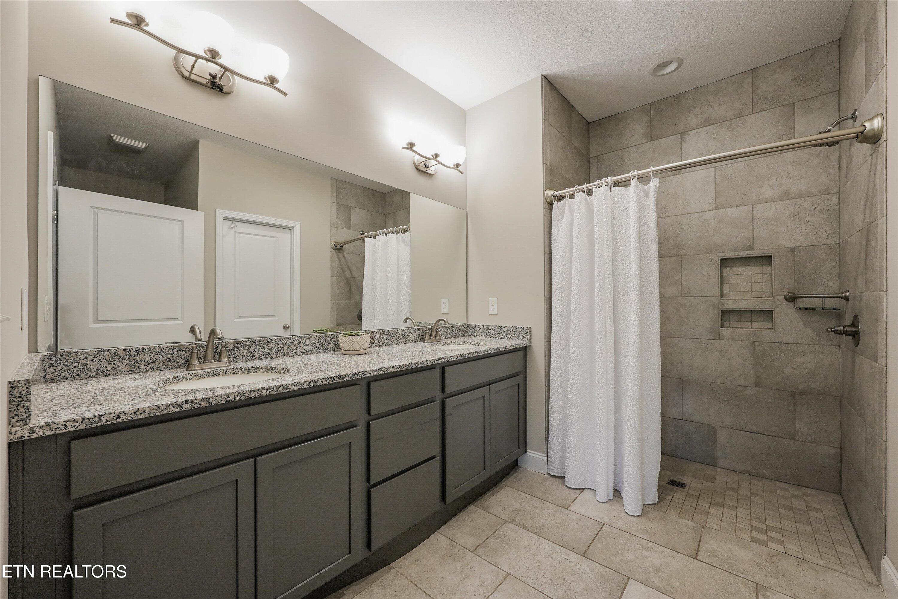 8537 Creek Valley Lane Knoxville TN 37931