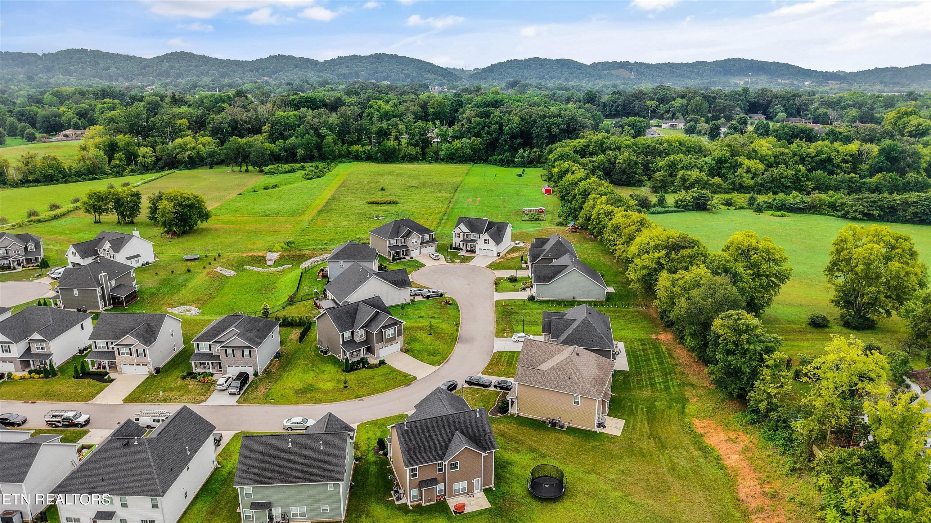 8537 Creek Valley Lane Knoxville TN 37931