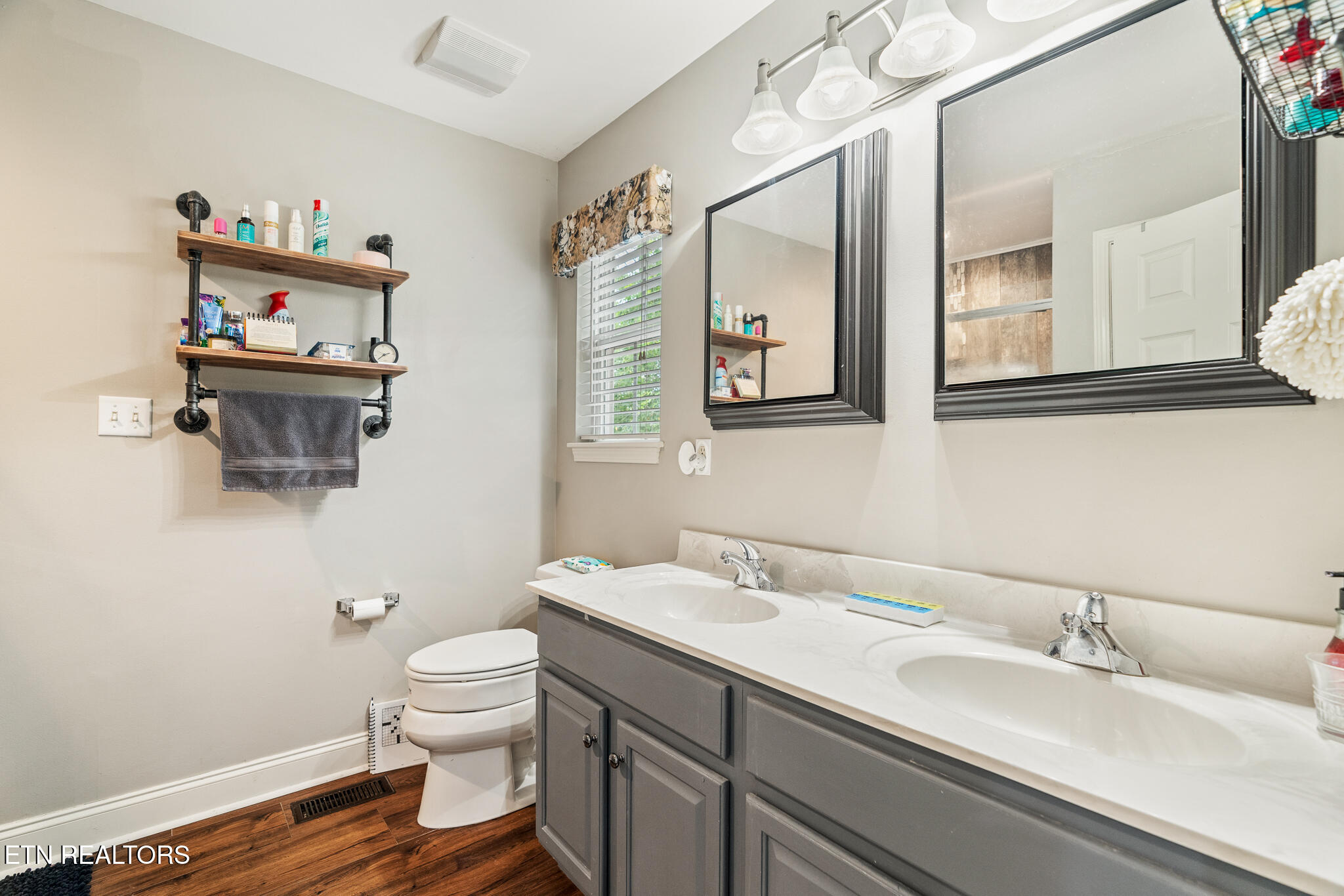 218 Seminole Circle Loudon TN 37774