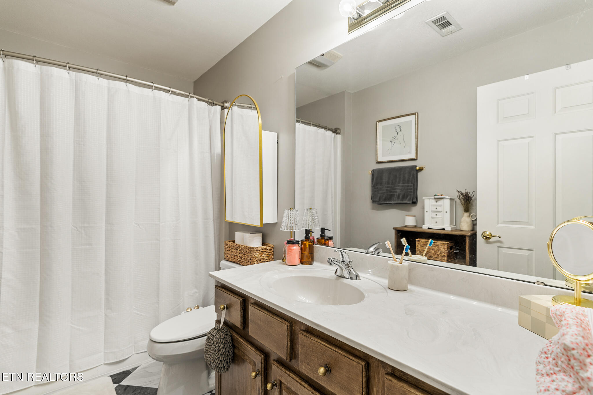 218 Seminole Circle Loudon TN 37774