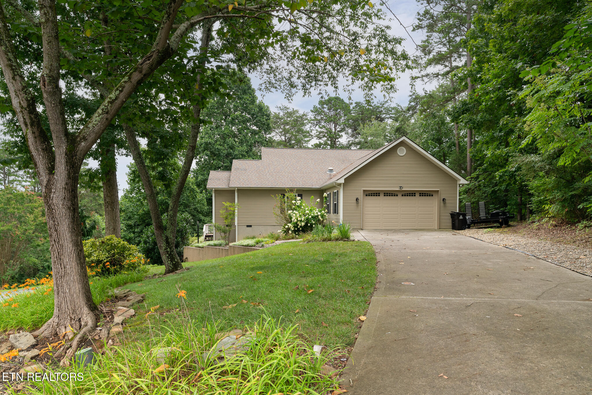 218 Seminole Circle Loudon TN 37774