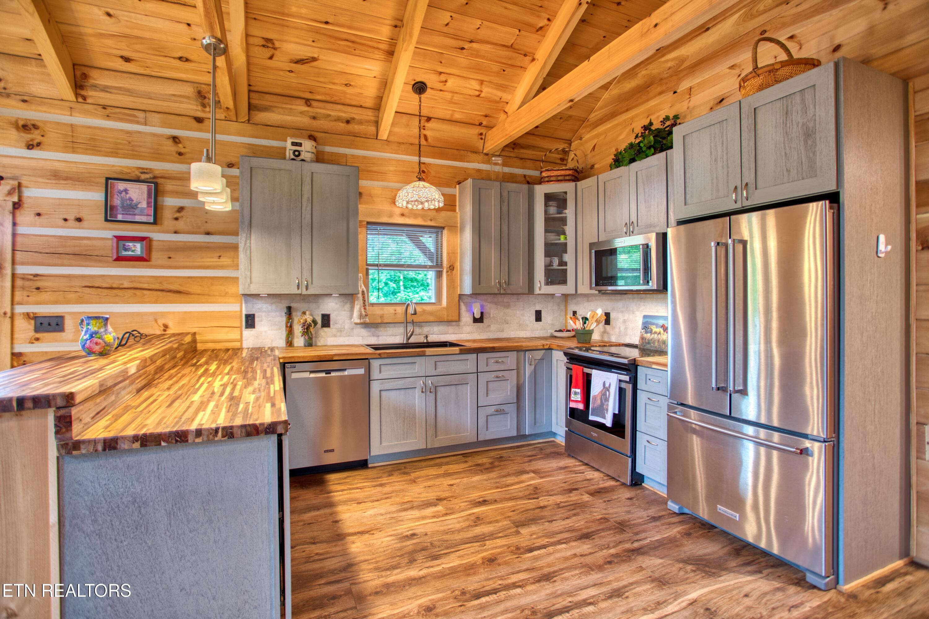 740 Rockview Road Jamestown TN 38556
