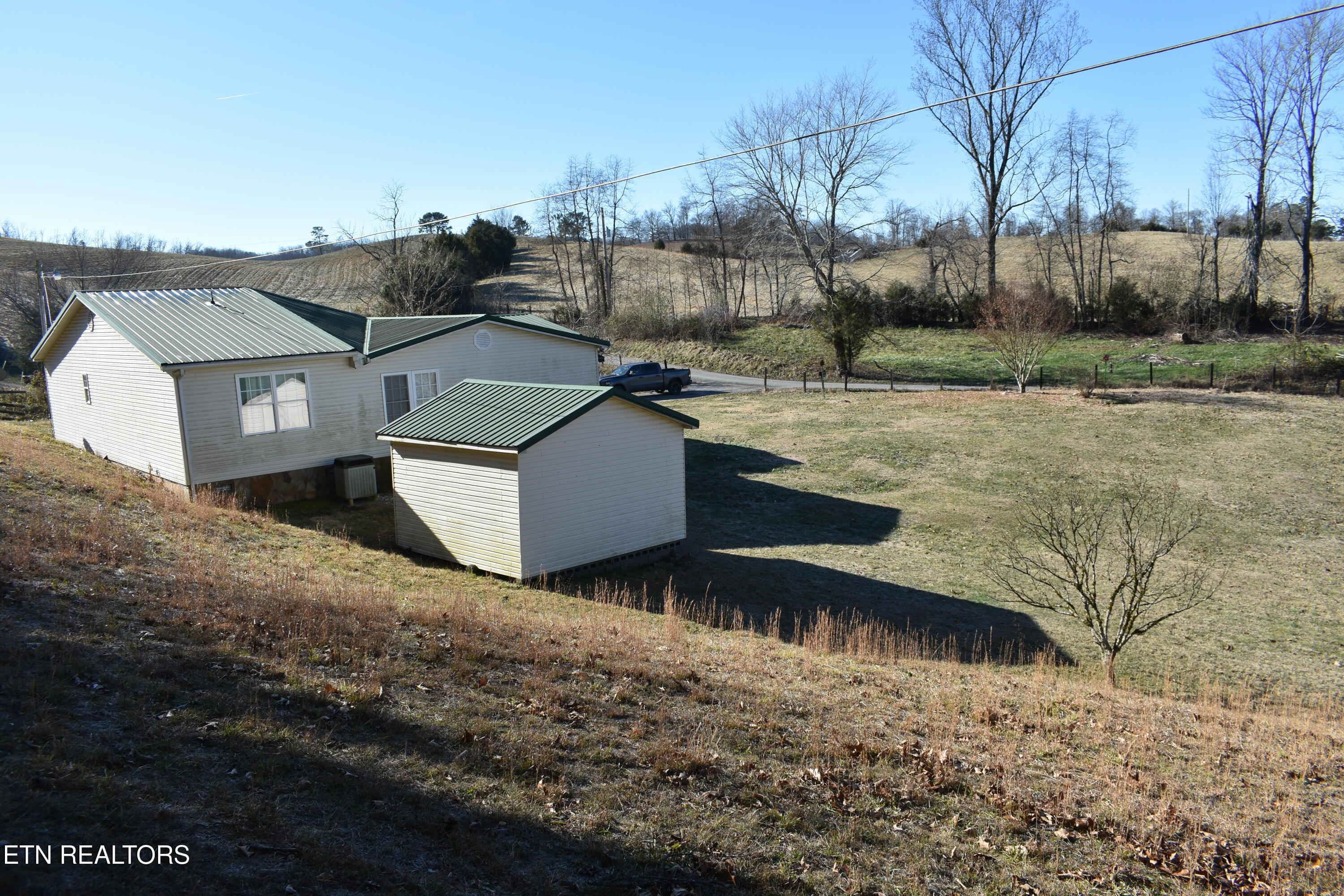 283 Hunley Road Speedwell TN 37870