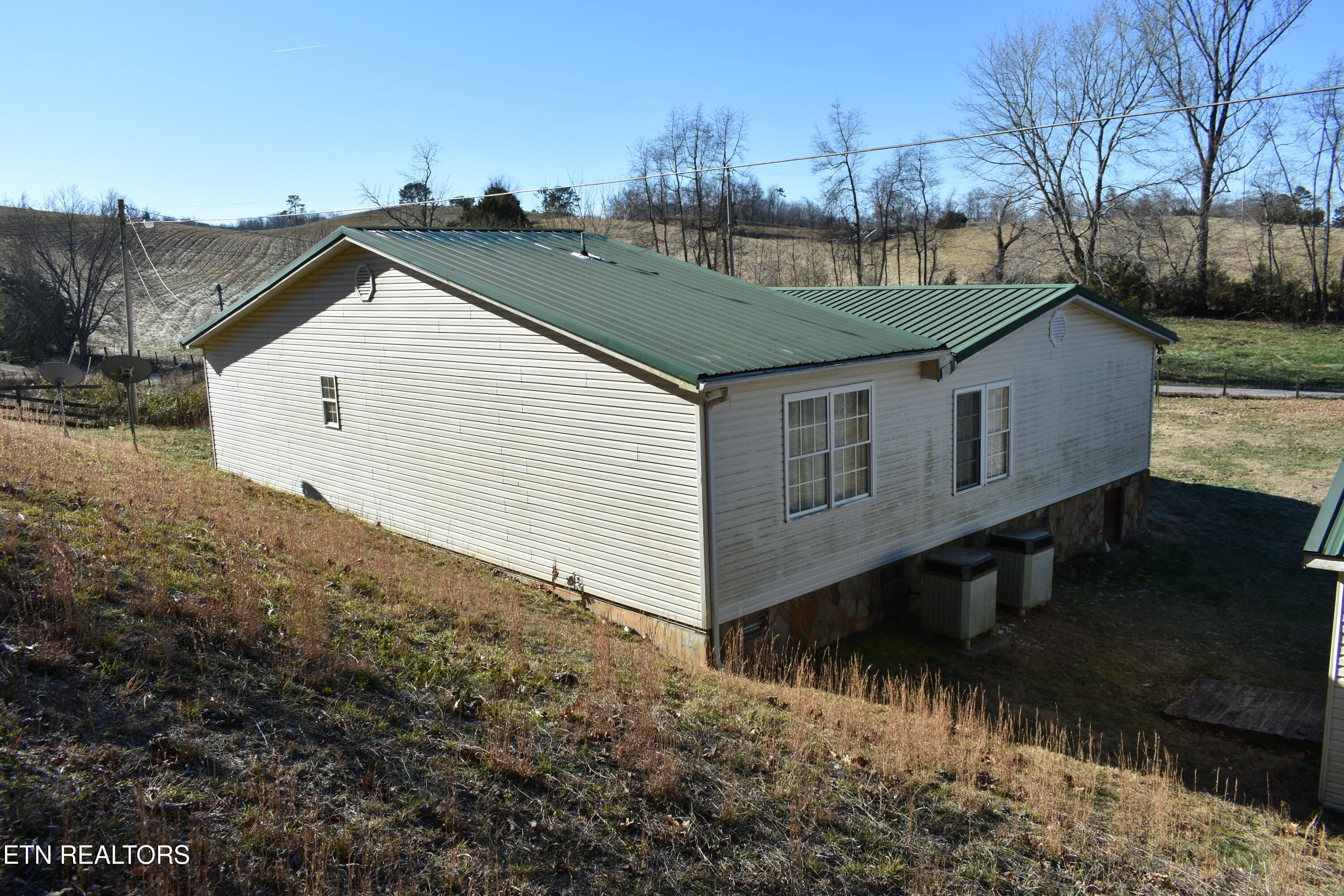 283 Hunley Road Speedwell TN 37870