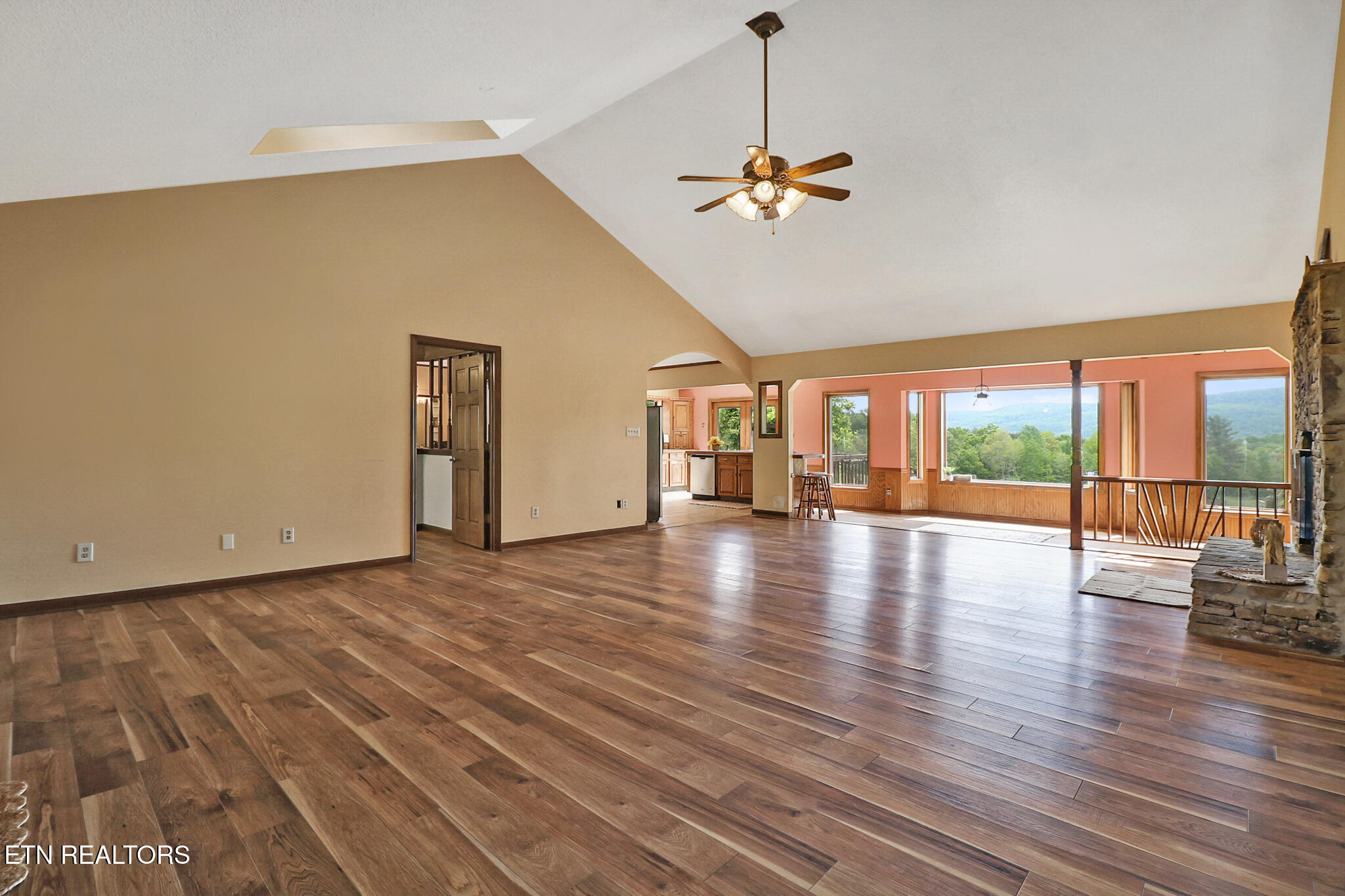 8429 S Highway 127 Crossville TN 38572