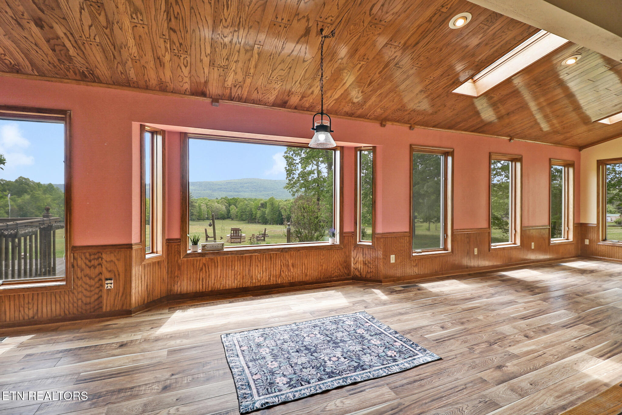 8429 S Highway 127 Crossville TN 38572
