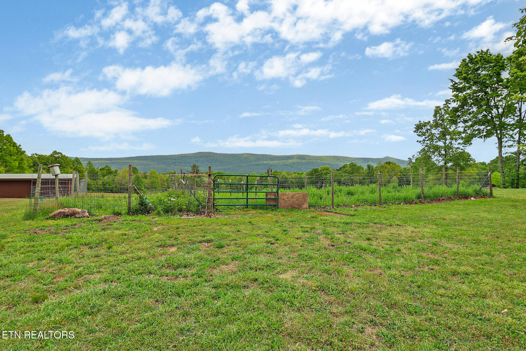8429 S Highway 127 Crossville TN 38572