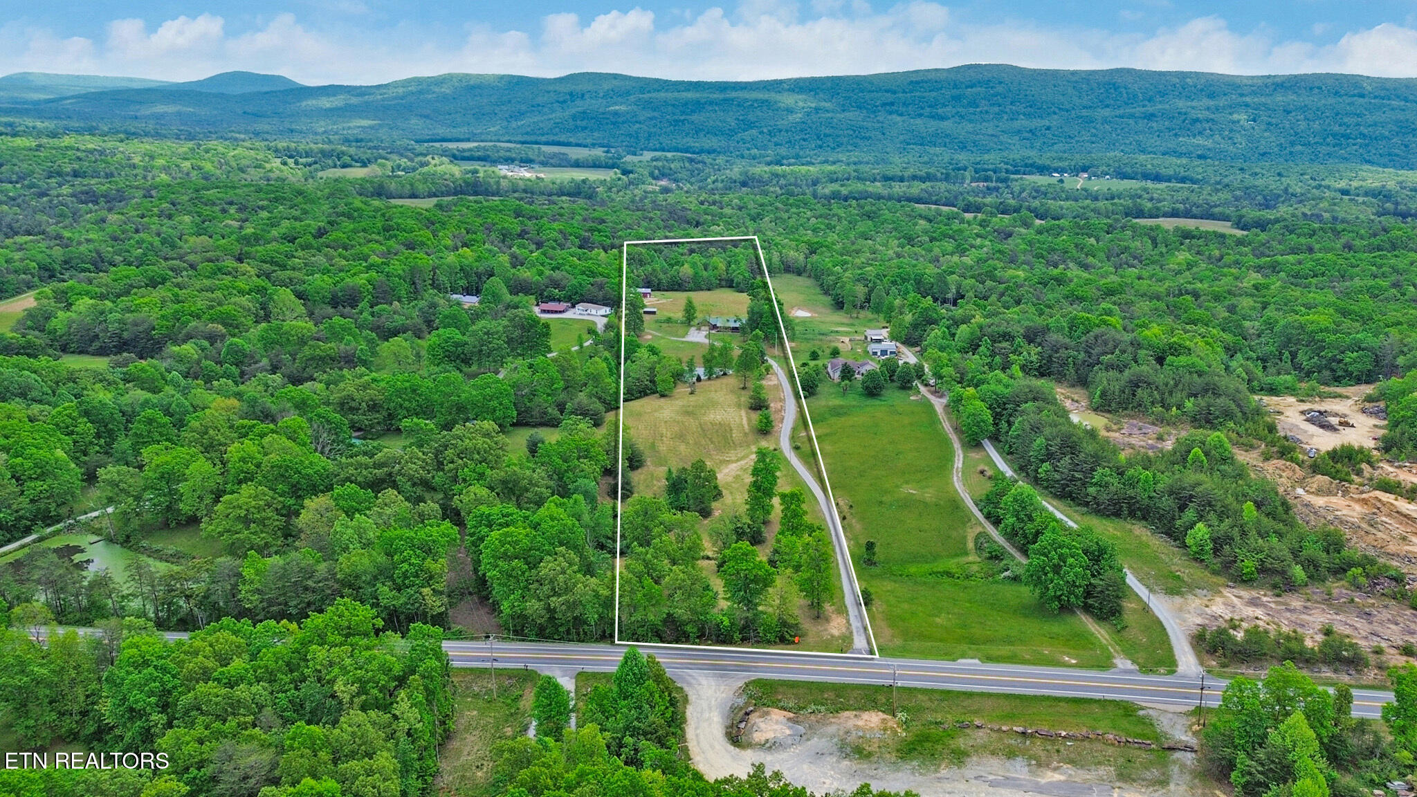 8429 S Highway 127 Crossville TN 38572
