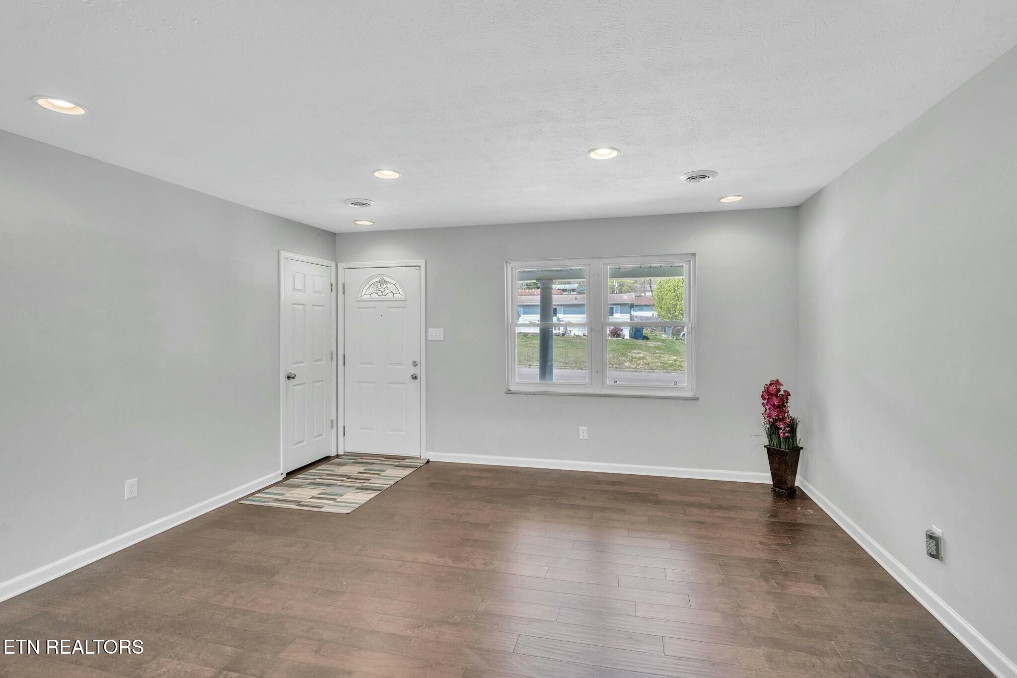 6553 E Garwood Circle Knoxville TN 37918